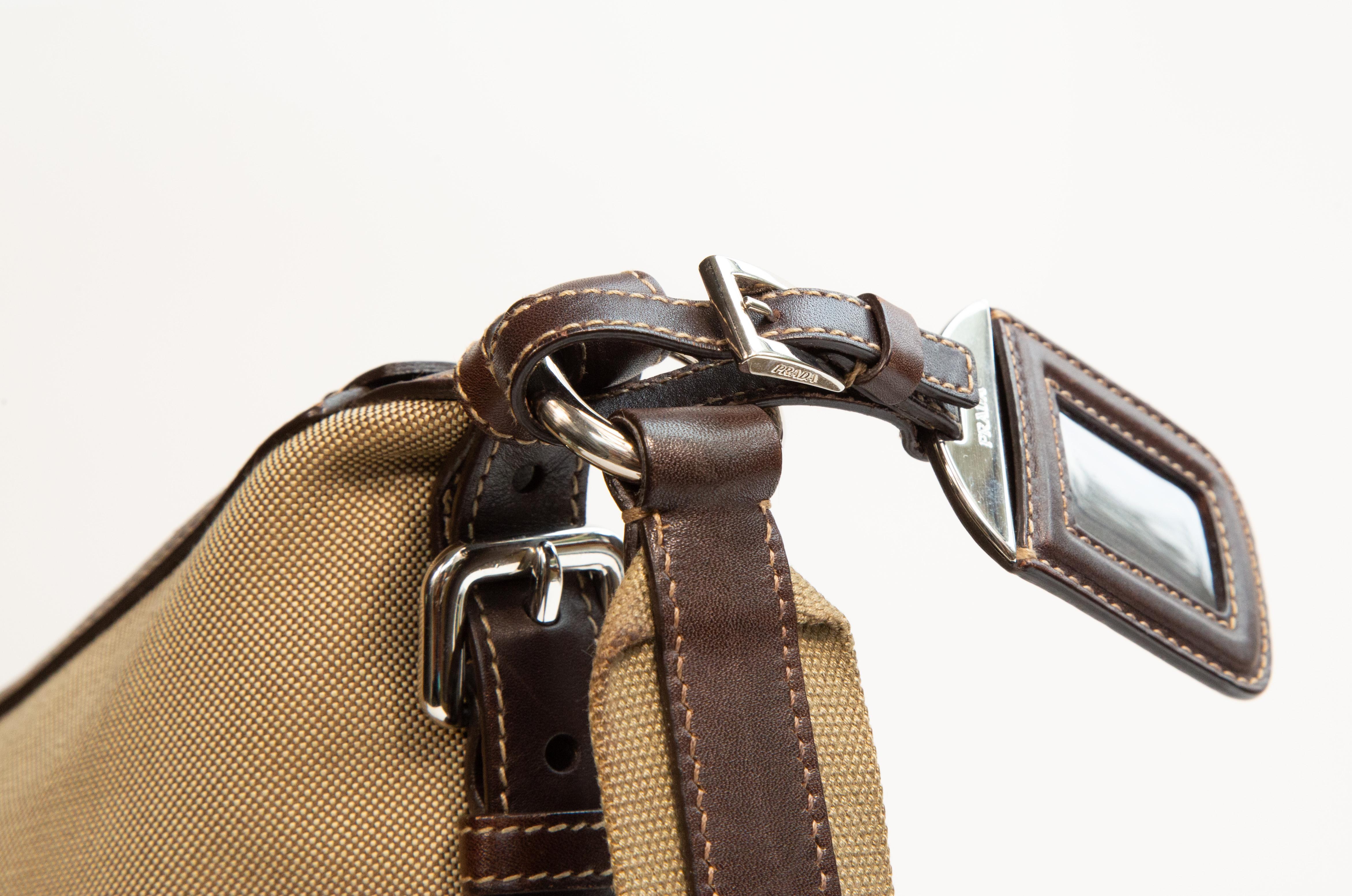 Borsa a tracolla in pelle e Jaquard di Prada degli anni 2000 in vendita 4