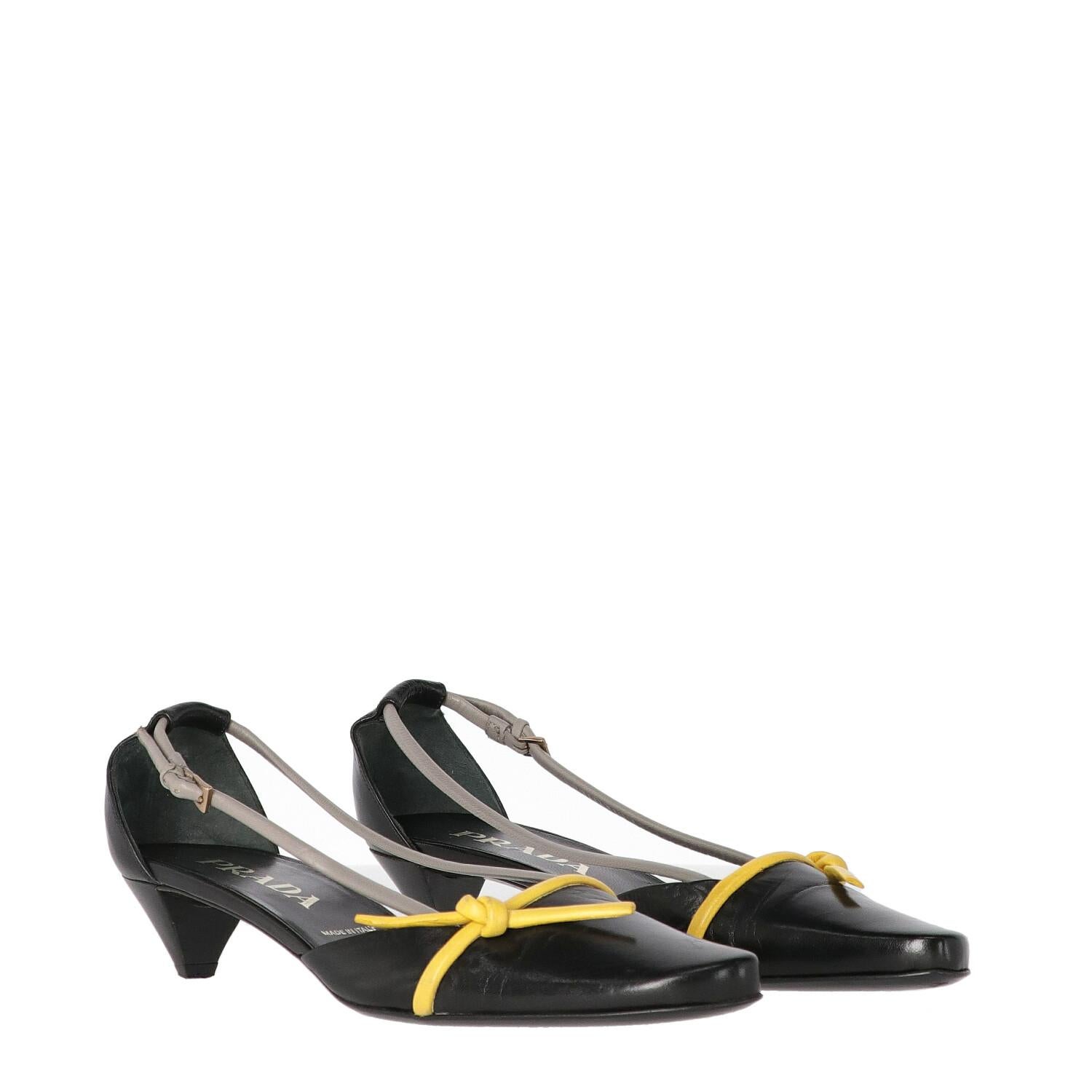 2000s Prada Low-Heel Shoes In Good Condition In Lugo (RA), IT