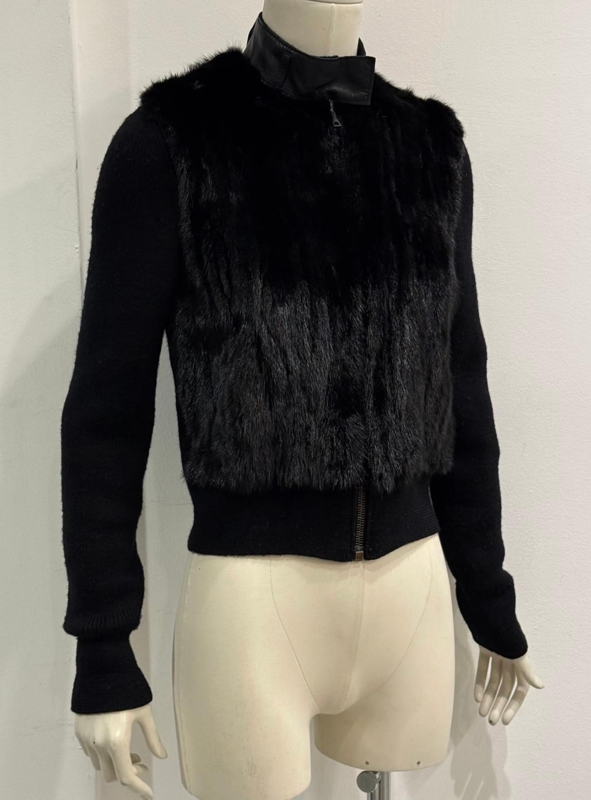 Black cardigan en fourrure de vison Prada des années 2000 en vente