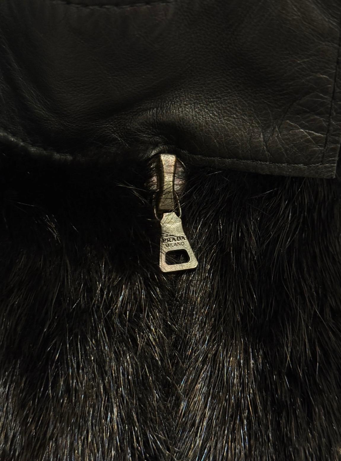 cardigan en fourrure de vison Prada des années 2000 en vente 2