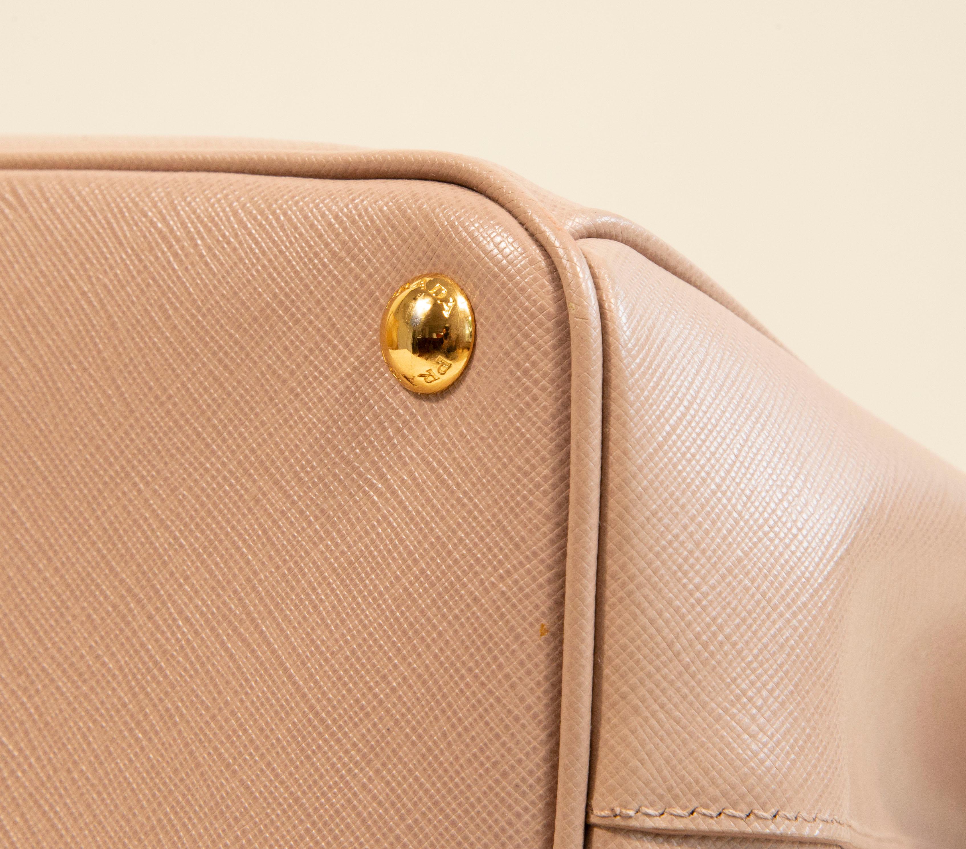 2000s Prada Nude Saffiano Leather Galleria Top Handle Bag For Sale 2