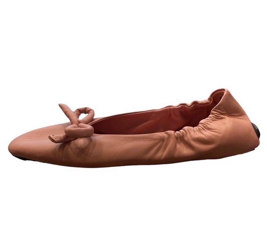 2000S PRADA Chaussures de ballet en cuir rose Dead Stock Pour femmes en vente
