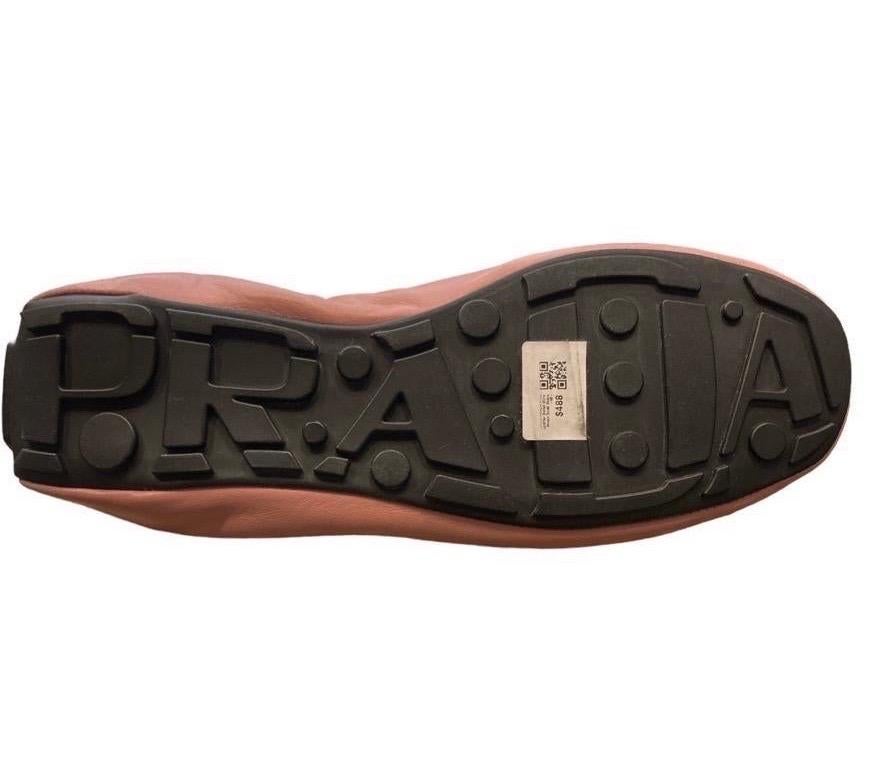 2000S PRADA Chaussures de ballet en cuir rose Dead Stock en vente 1