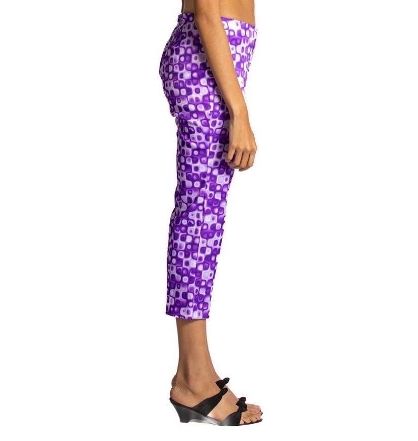 2000S PRADA Pantalon en coton mélangé violet et blanc à imprimé géo psychédélique Pour femmes en vente