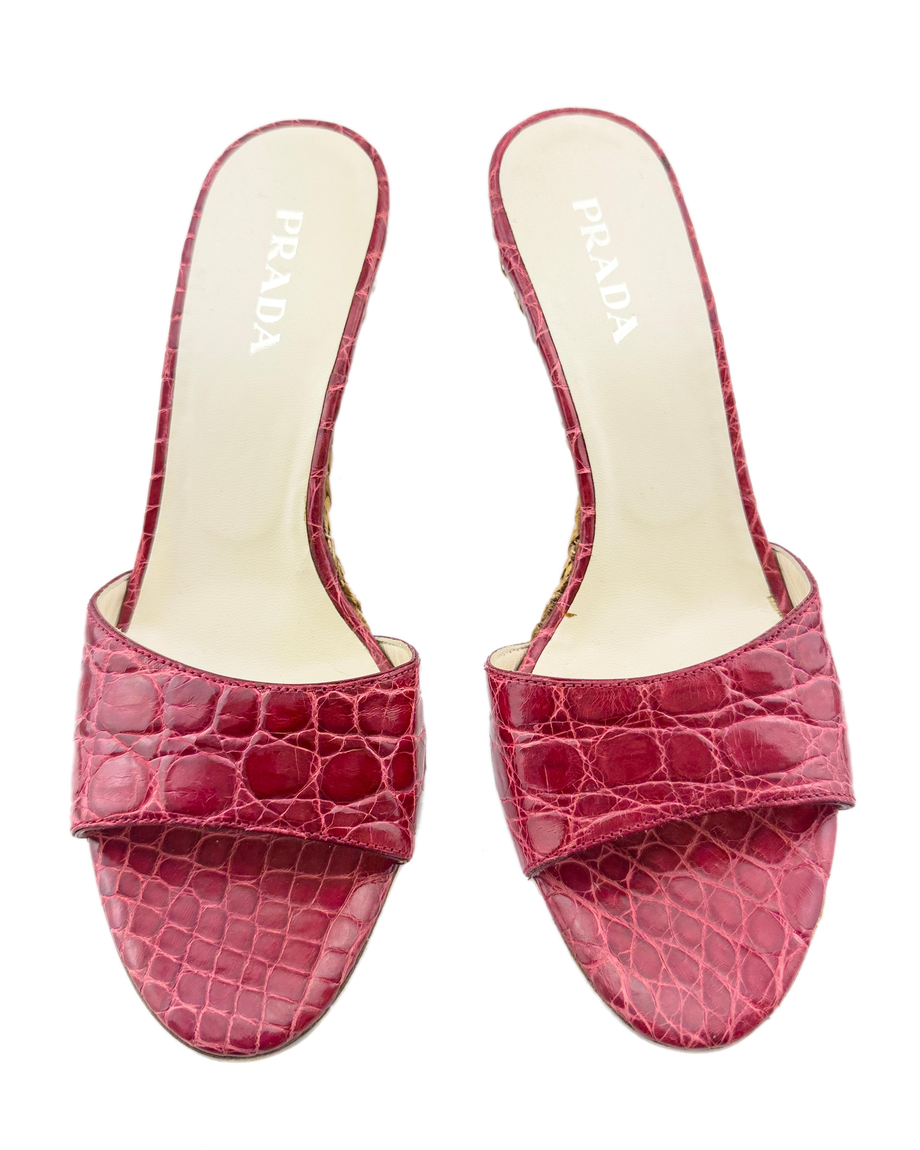 2000's Prada Red Faux Croc and Wicker Wedge Slides In Fair Condition For Sale In Toronto, Ontario