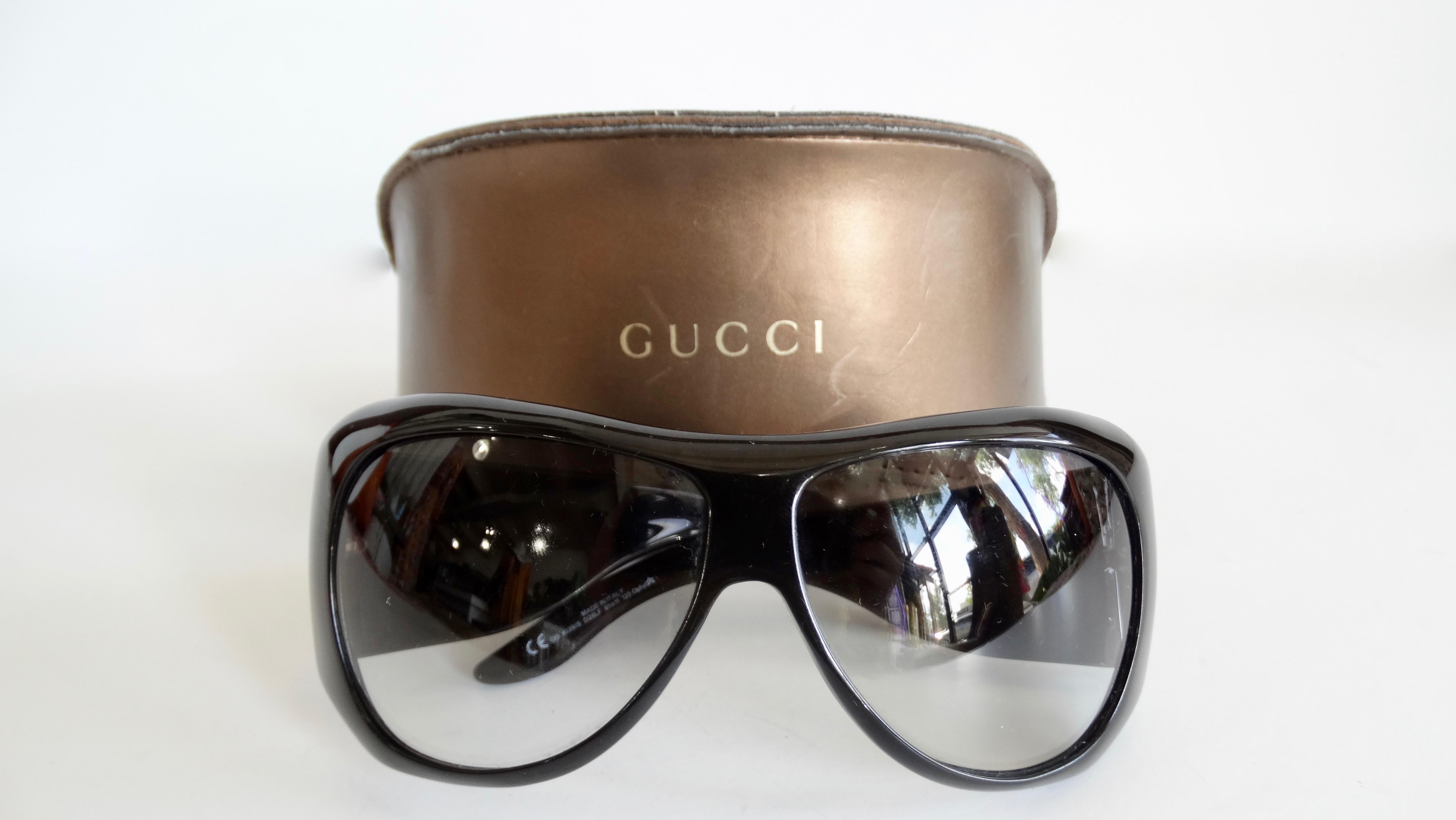 Gucci 2000s Studded Shield Sunglasses In Good Condition In Scottsdale, AZ