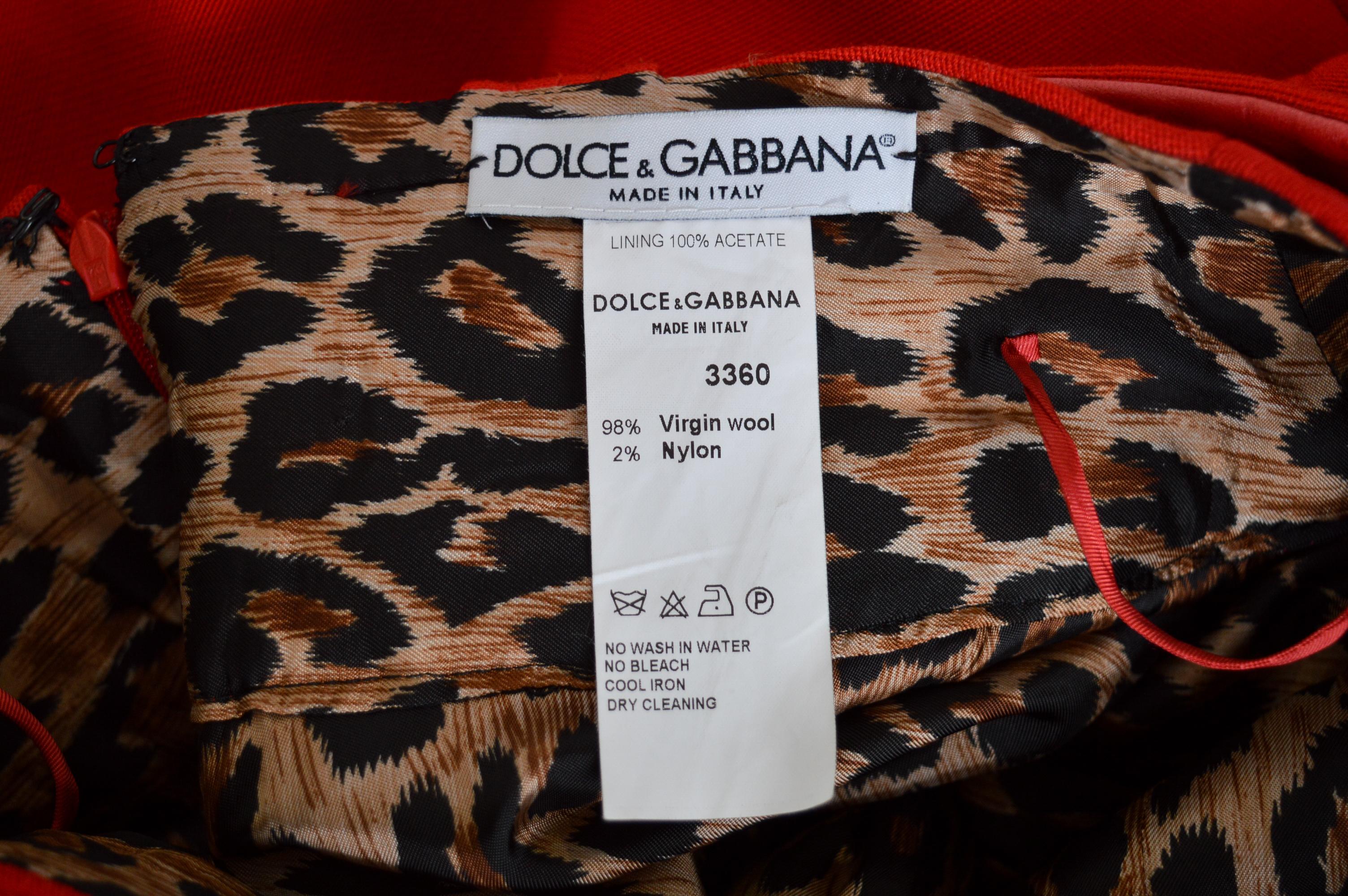 De las mujeres Falda lápiz roja joya de 2000 DOLCE & GABBANA de cintura alta con hebilla de diamantes en venta