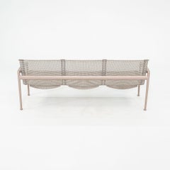 2000s Richard Schultz para Knoll Serie 1966 Sofá de exterior de 3 plazas con malla beige