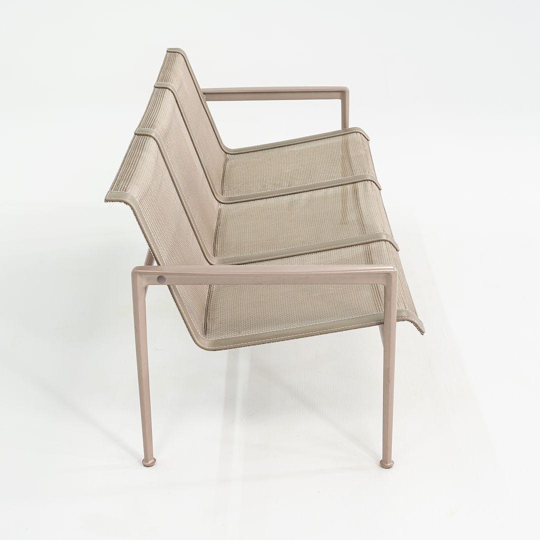 2000er Richard Schultz für Knoll 1966er Serie 3-Sitzer Sofa für draußen mit beigefarbenem Mesh im Angebot 2