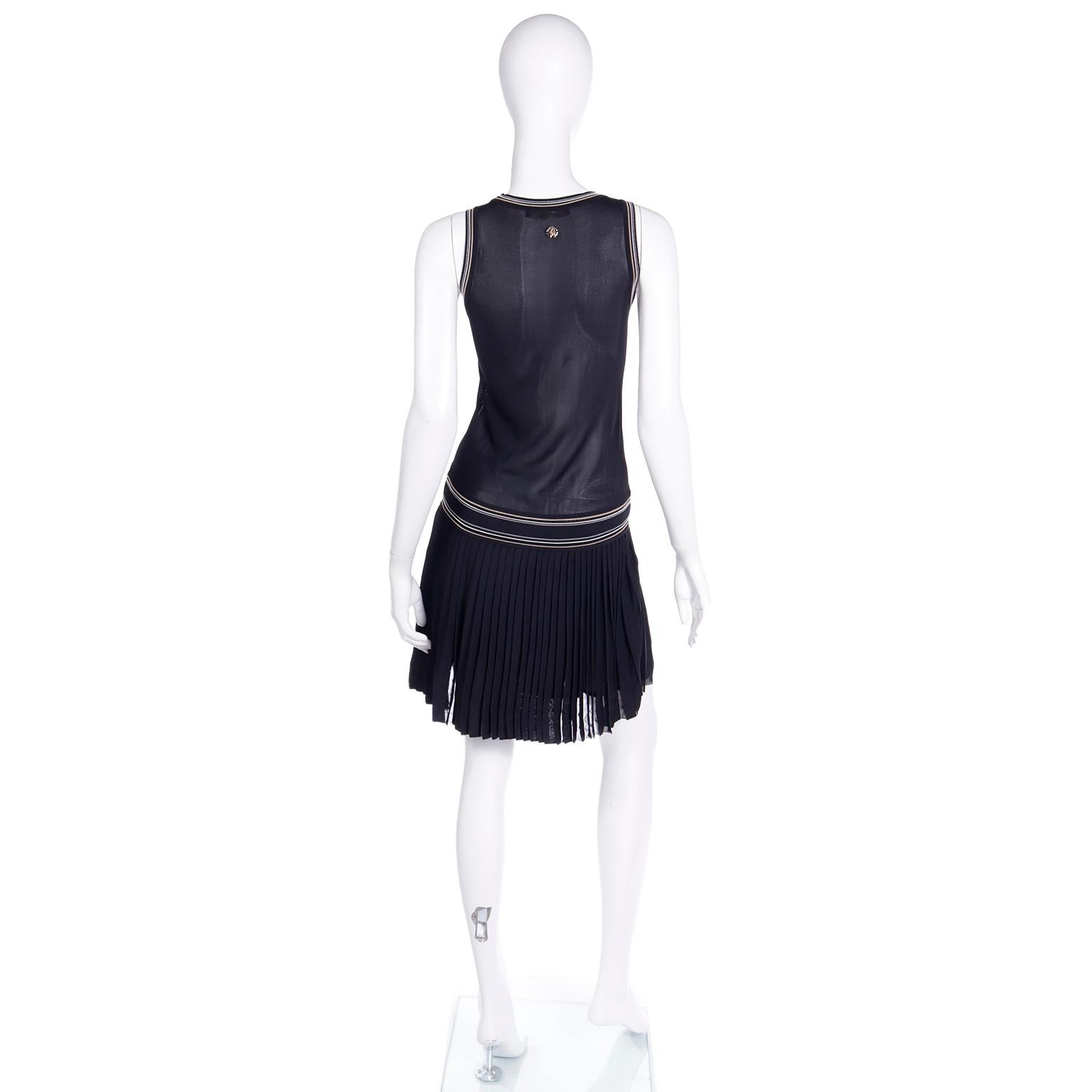 2000s Roberto Cavalli Animal Print Sleeveless Drop Waist Dress w Pleated Skirt In Excellent Condition For Sale In Portland, OR