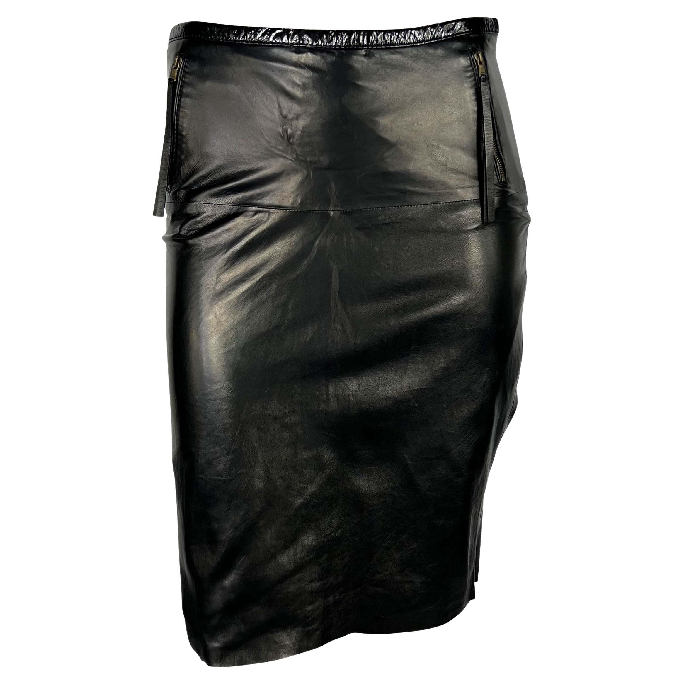 Années 2000 Roberto Cavalli Black Leather Distressed Pleated Velvet Bodycon Skirt Y2K Bon état - En vente à West Hollywood, CA