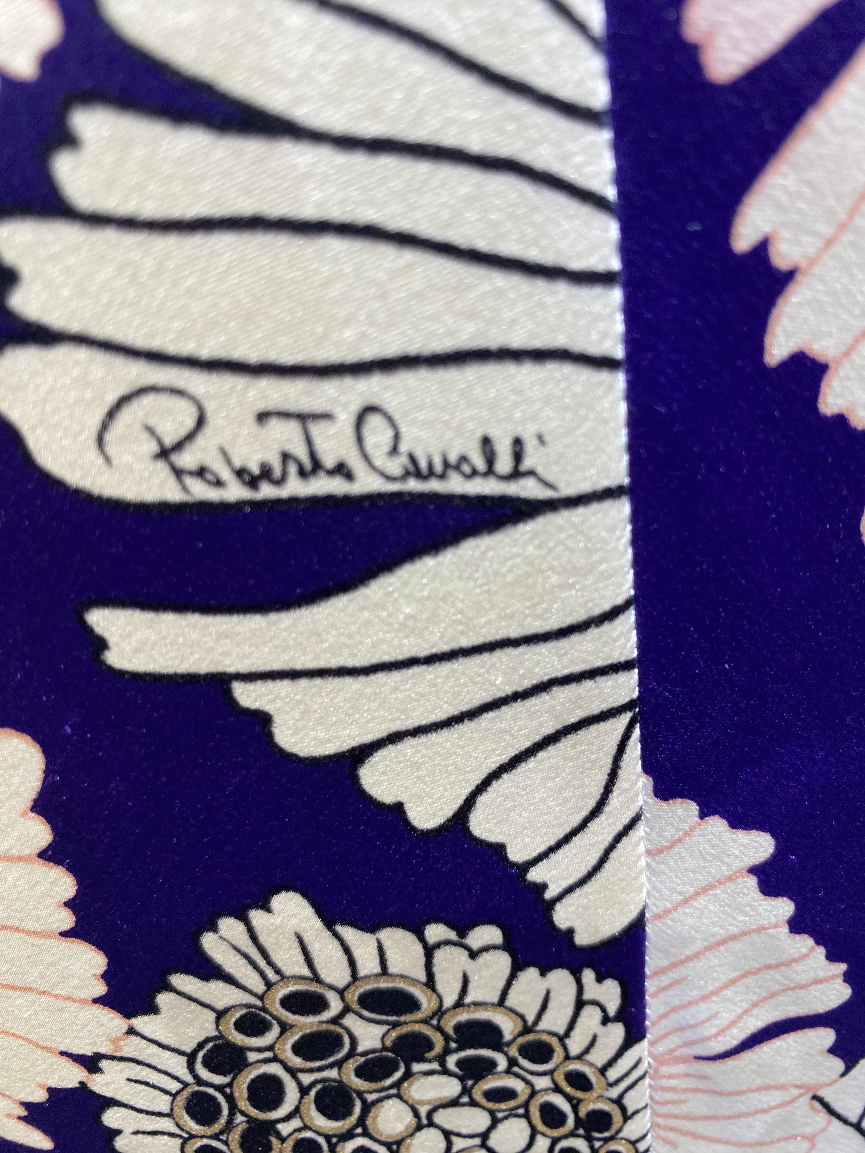 2000s Roberto Cavalli Cream and Purple Floral Print Silk Dress In Good Condition In Beverly Hills, CA