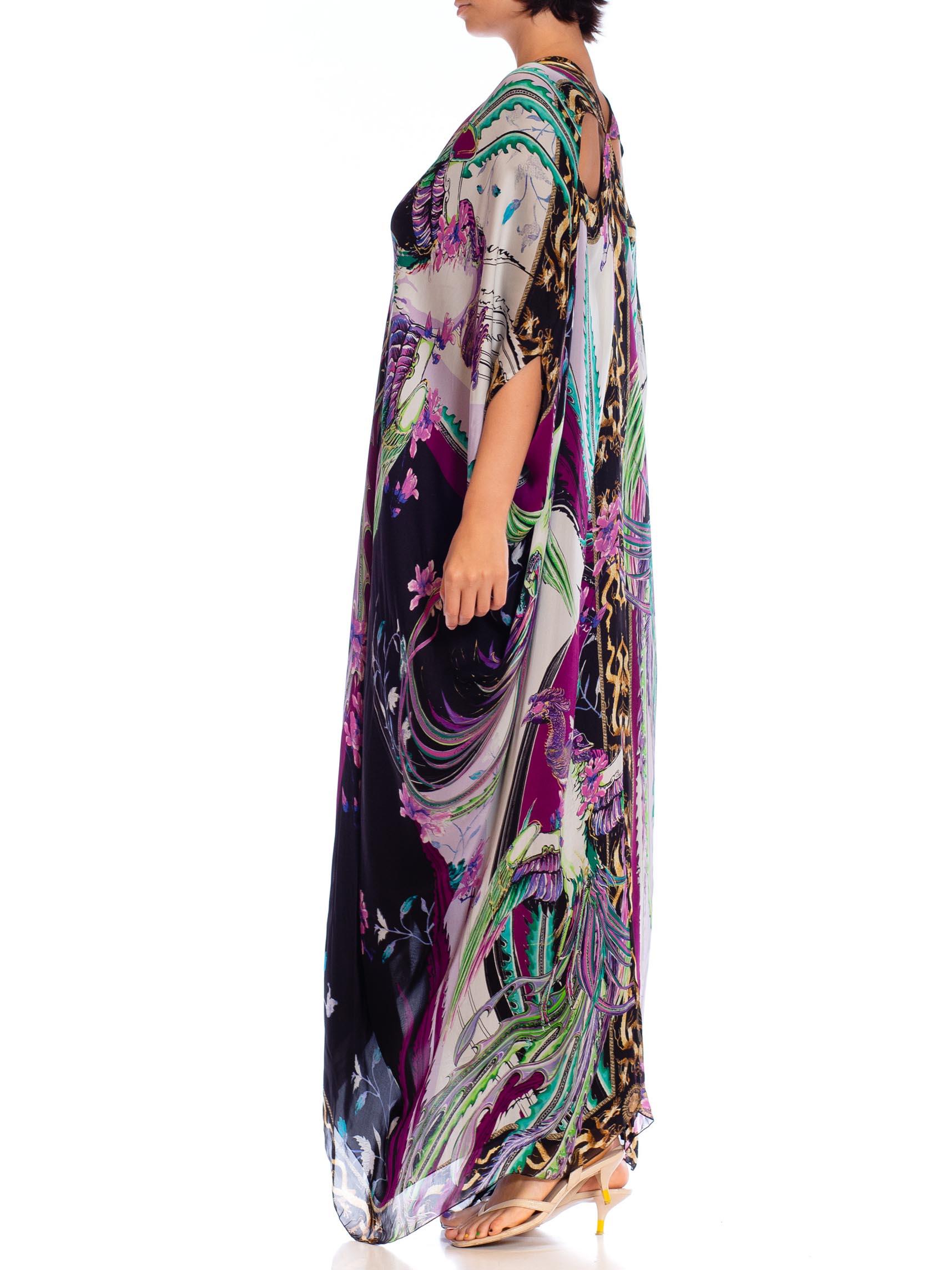 2000S ROBERTO CAVALLI Grey & Purple Psychedelic Silk Kaftan In Excellent Condition For Sale In New York, NY
