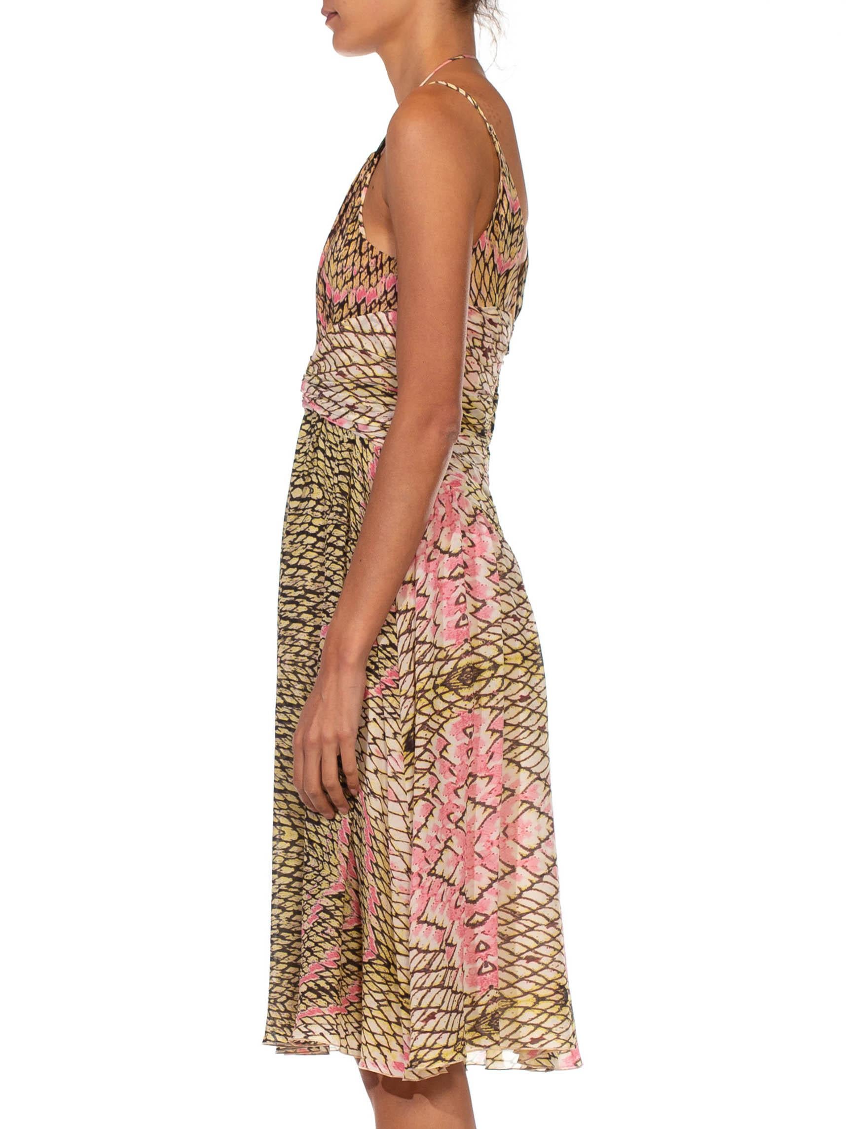 2000S ROBERTO CAVALLI JUST Estampado de serpiente rosa y marrón Gasa de seda acanalada B Beige