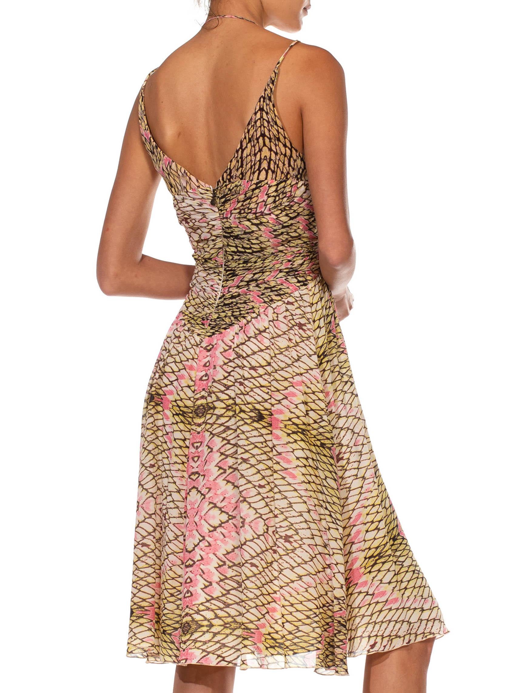 De las mujeres 2000S ROBERTO CAVALLI JUST Estampado de serpiente rosa y marrón Gasa de seda acanalada B