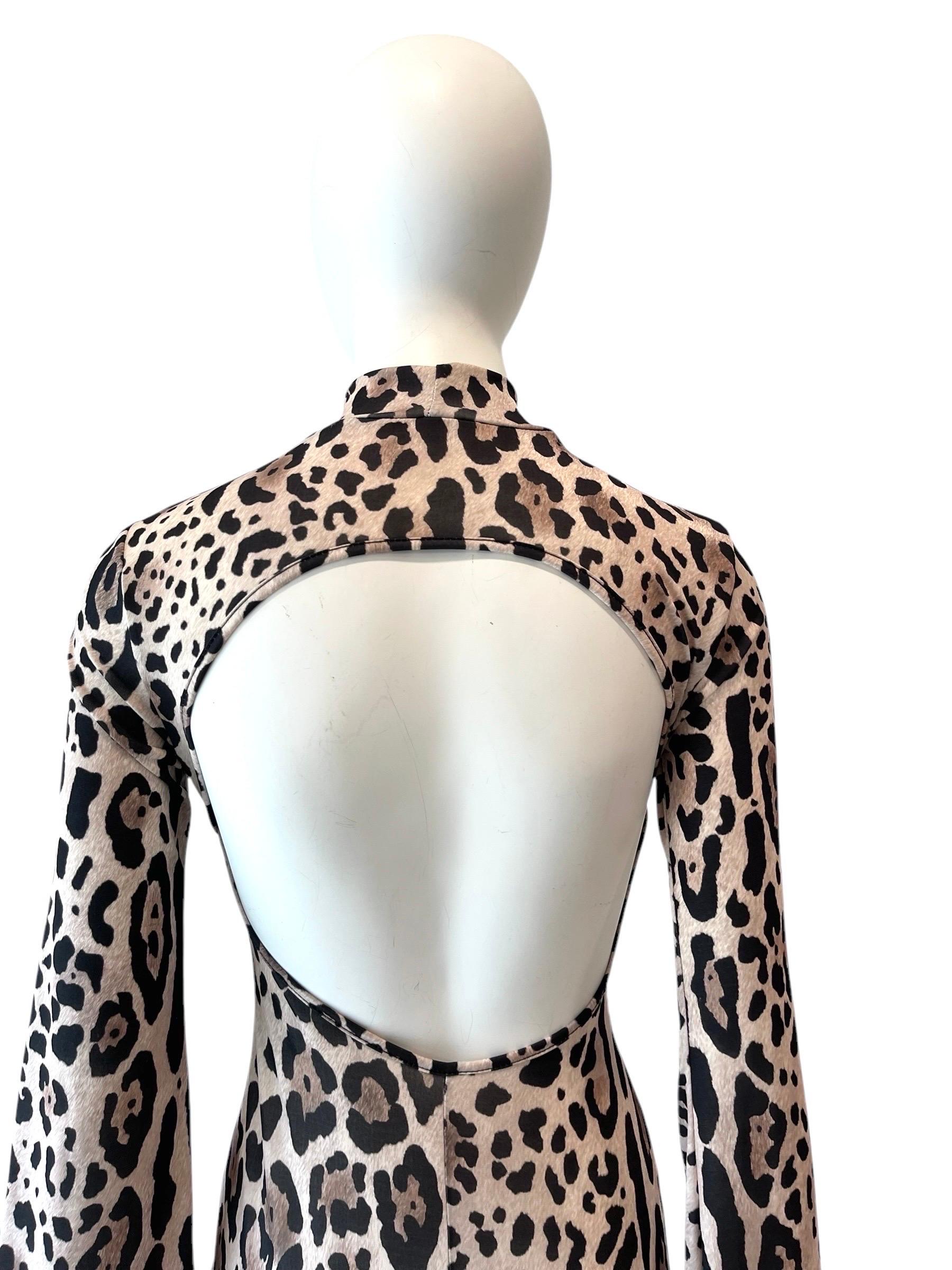 2000's Roberto Cavalli Leopard High Slit Bell Sleeve Dress In Excellent Condition For Sale In Austin, TX