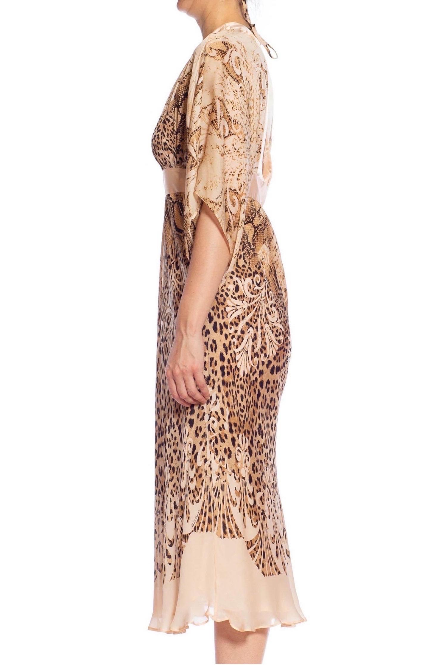 2000S ROBERTO Cavalli Robe tunique en soie imprimée léopard style kaftan Pour femmes en vente
