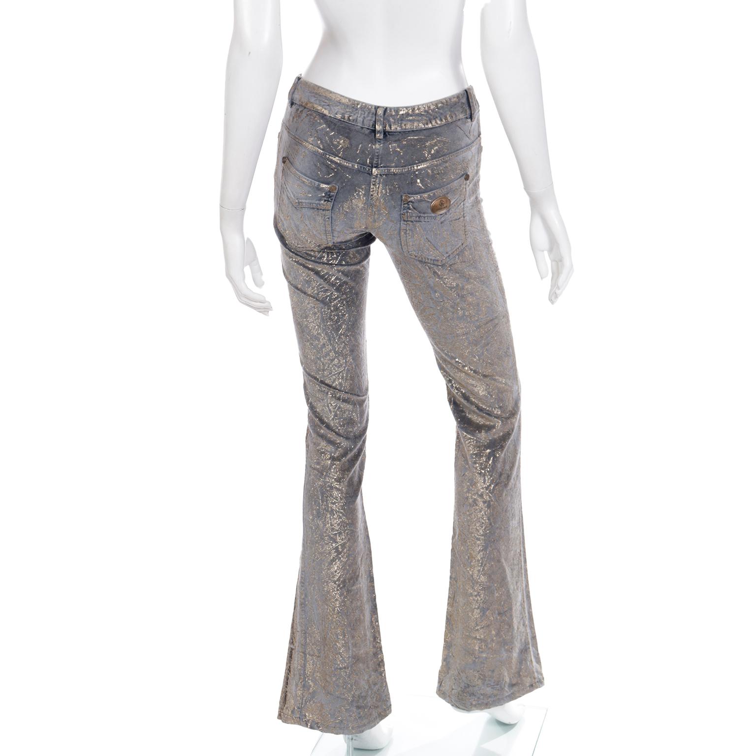 2000s Roberto Cavalli Vintage Low Rise Grey Velvet Jeans w Gold Detail In Excellent Condition For Sale In Portland, OR