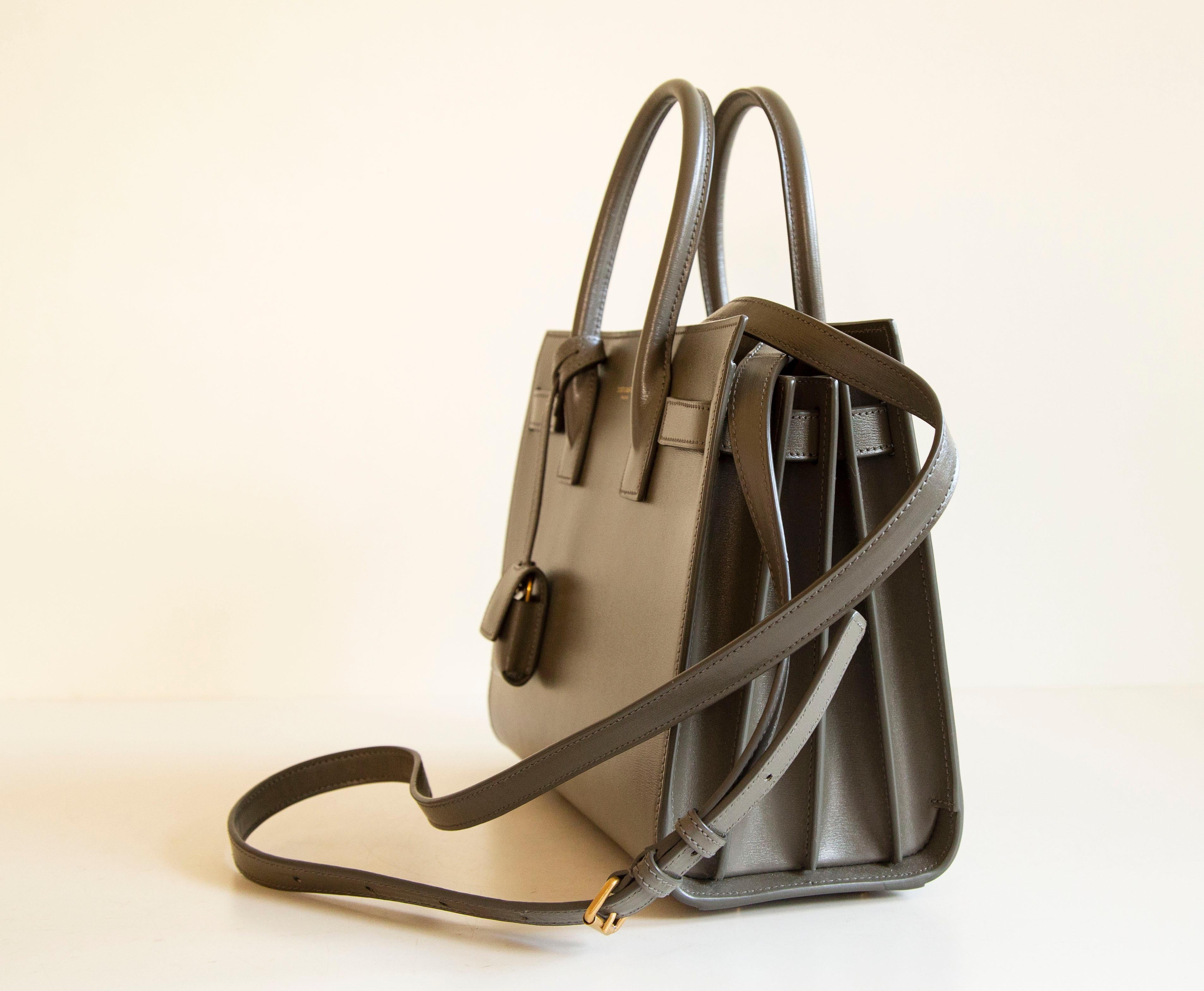 Bolso convertible Sac de Jour Baby caqui-verde de Saint Laurent de los años 2000 en venta 2