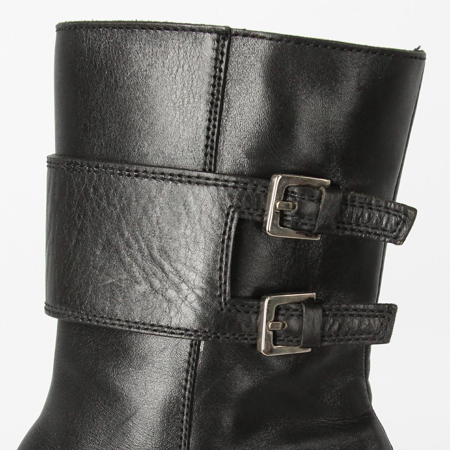 2000s Sergio Rossi Leather Ankle Boots For Sale 3