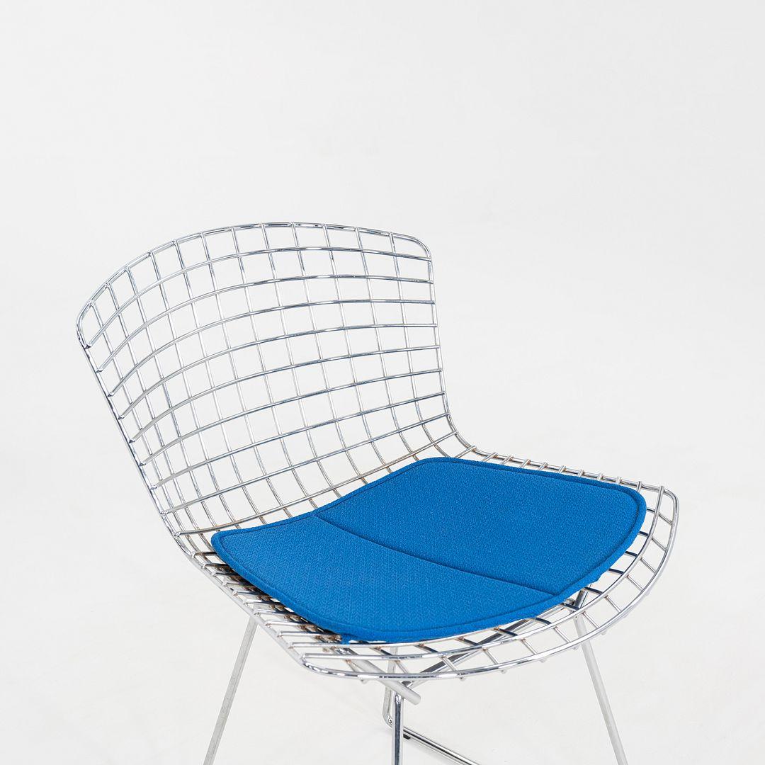 2000s Set of Five Harry Bertoia for Knoll Dining / Side Chairs w/ Blue Cushions For Sale 5