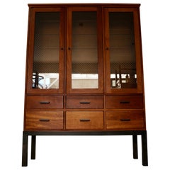 2000's Solid Cherry Room & Board China Cabinet Display Cabinet Vitrine
