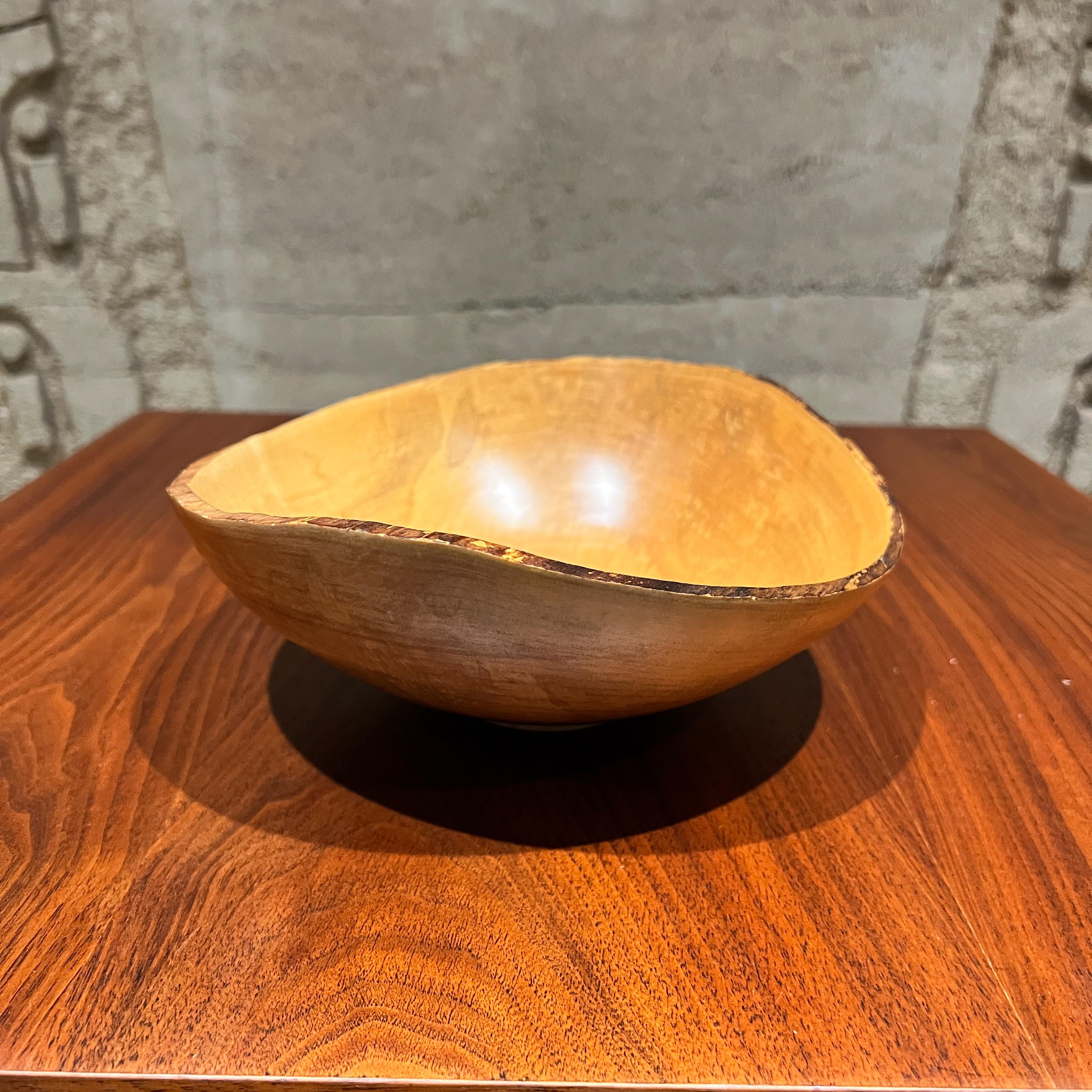Années 2000 Studio A Bol en érable Sculpture en bois tourné en vente 8