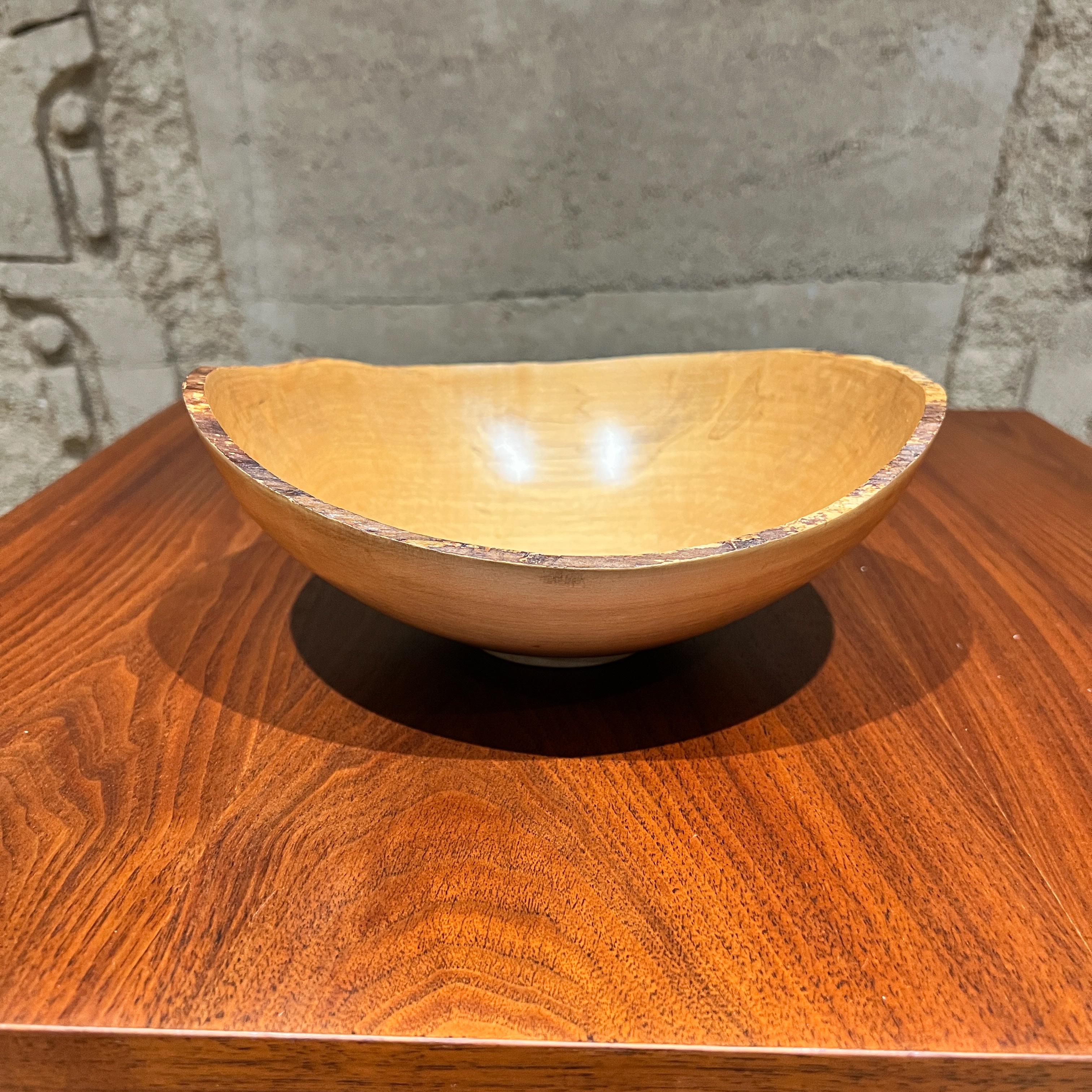 Années 2000 Studio A Bol en érable Sculpture en bois tourné en vente 9