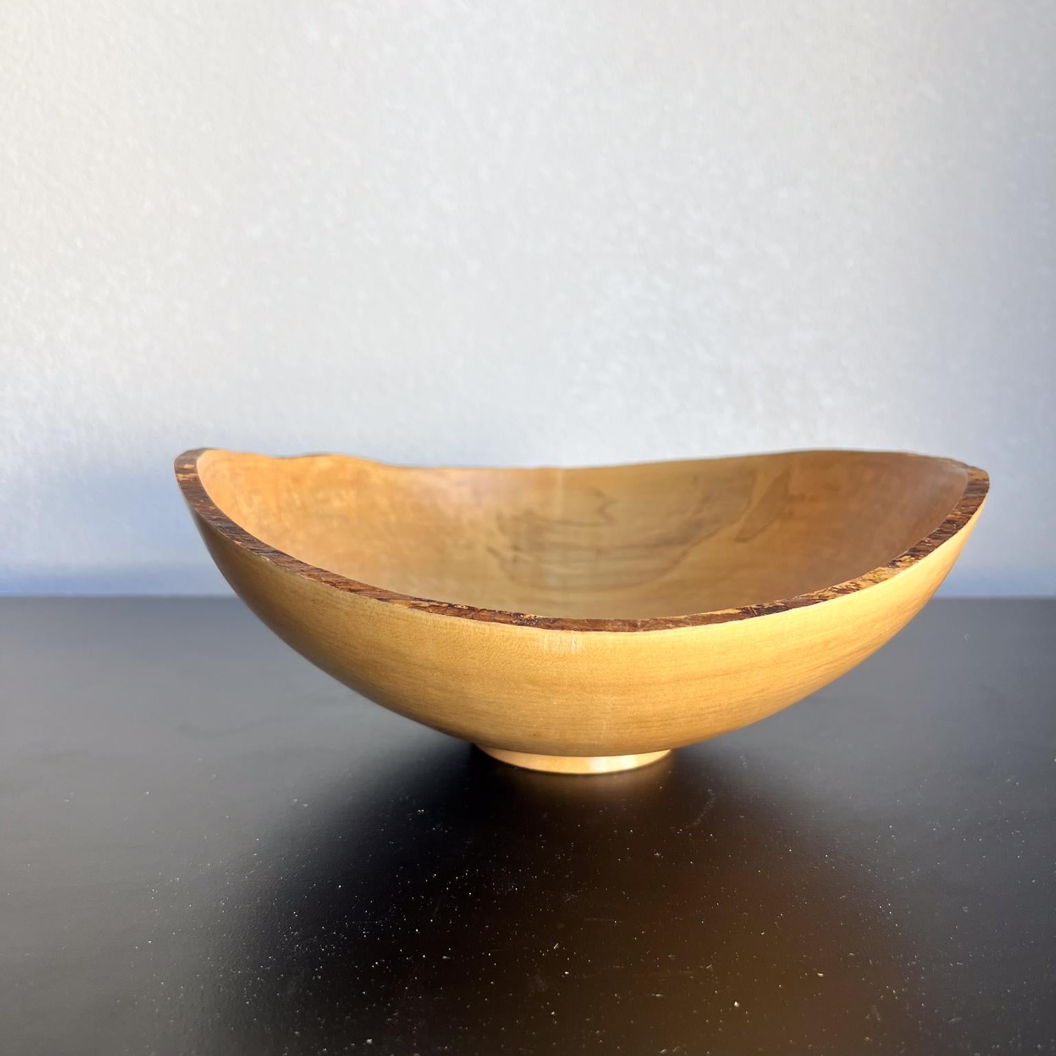 Années 2000 Studio A Bol en érable Sculpture en bois tourné en vente 2