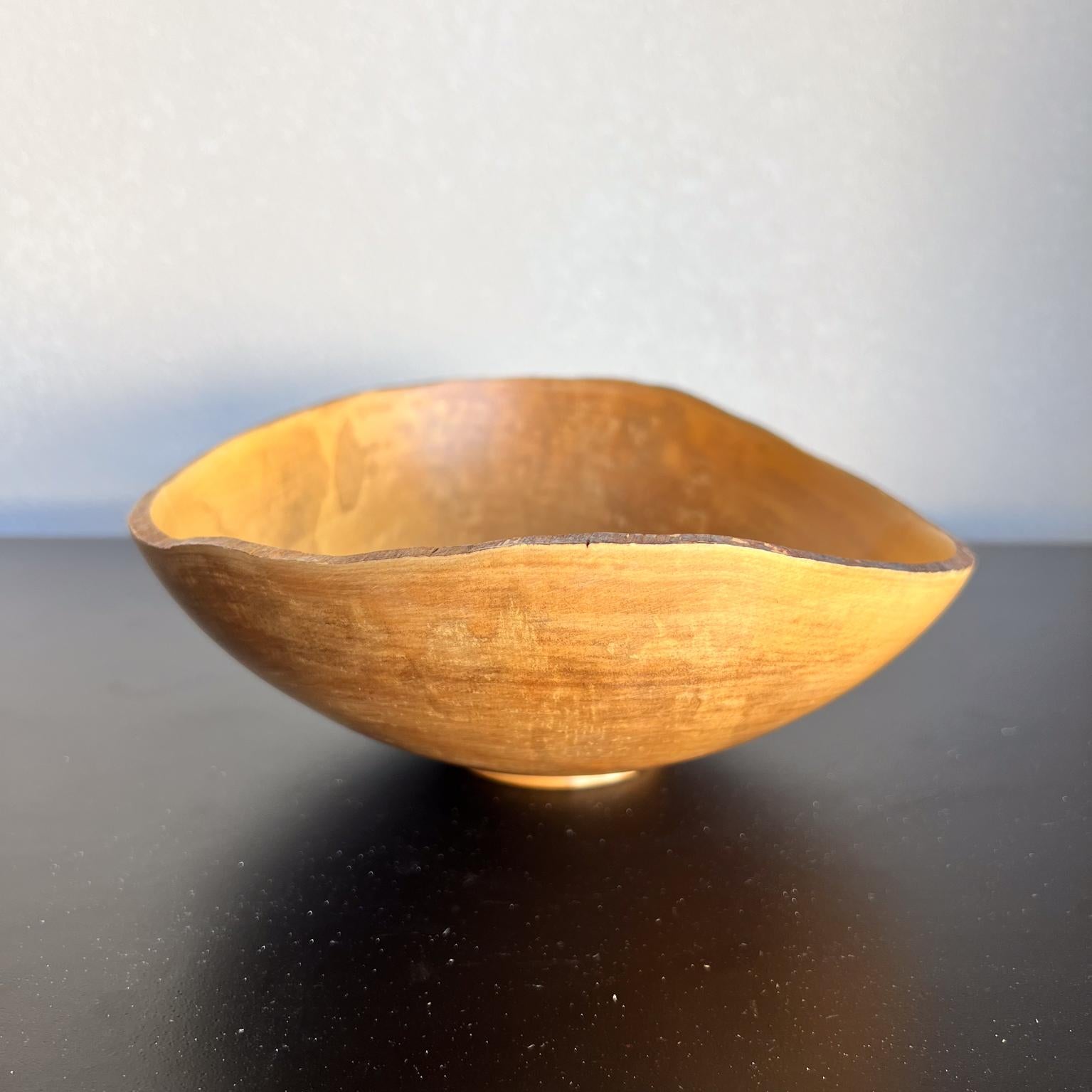Années 2000 Studio A Bol en érable Sculpture en bois tourné en vente 4