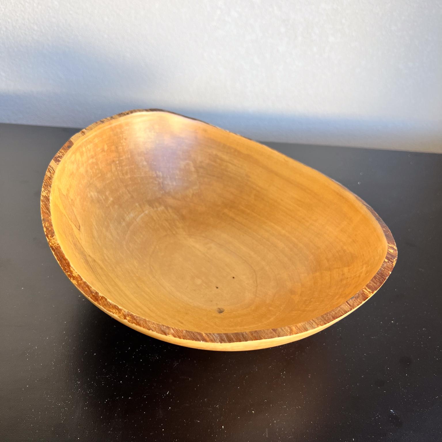 Années 2000 Studio A Bol en érable Sculpture en bois tourné en vente 6