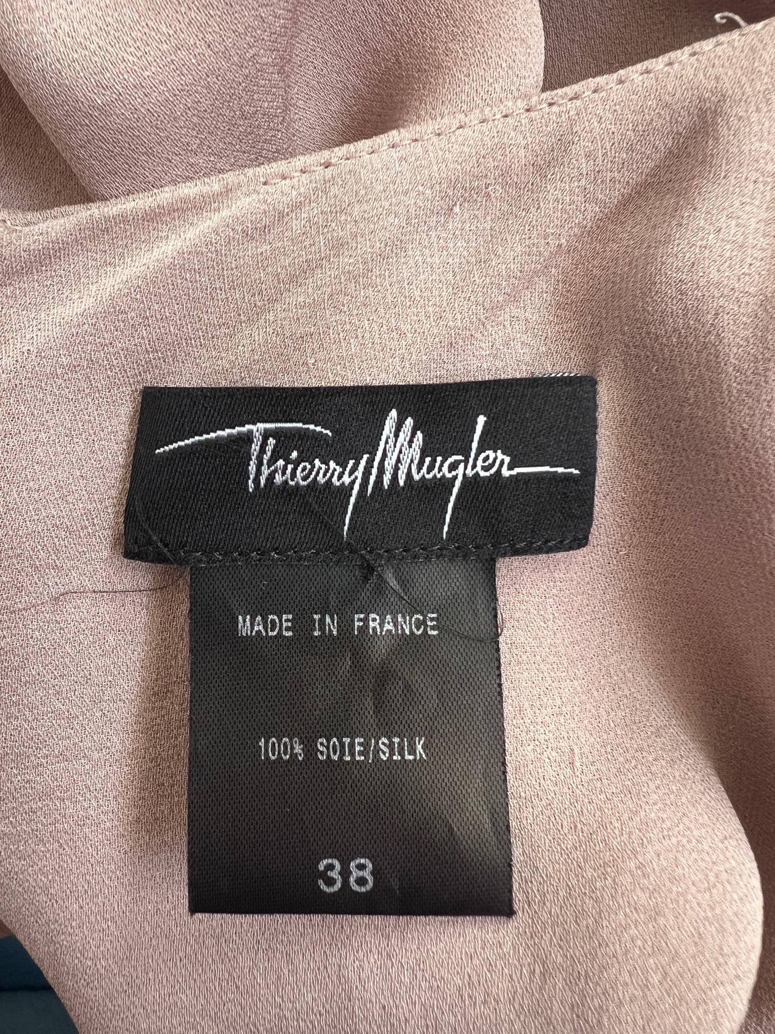 De las mujeres 2000s Thierry Mugler Vestido de seda topo con hombros de tachuelas en venta