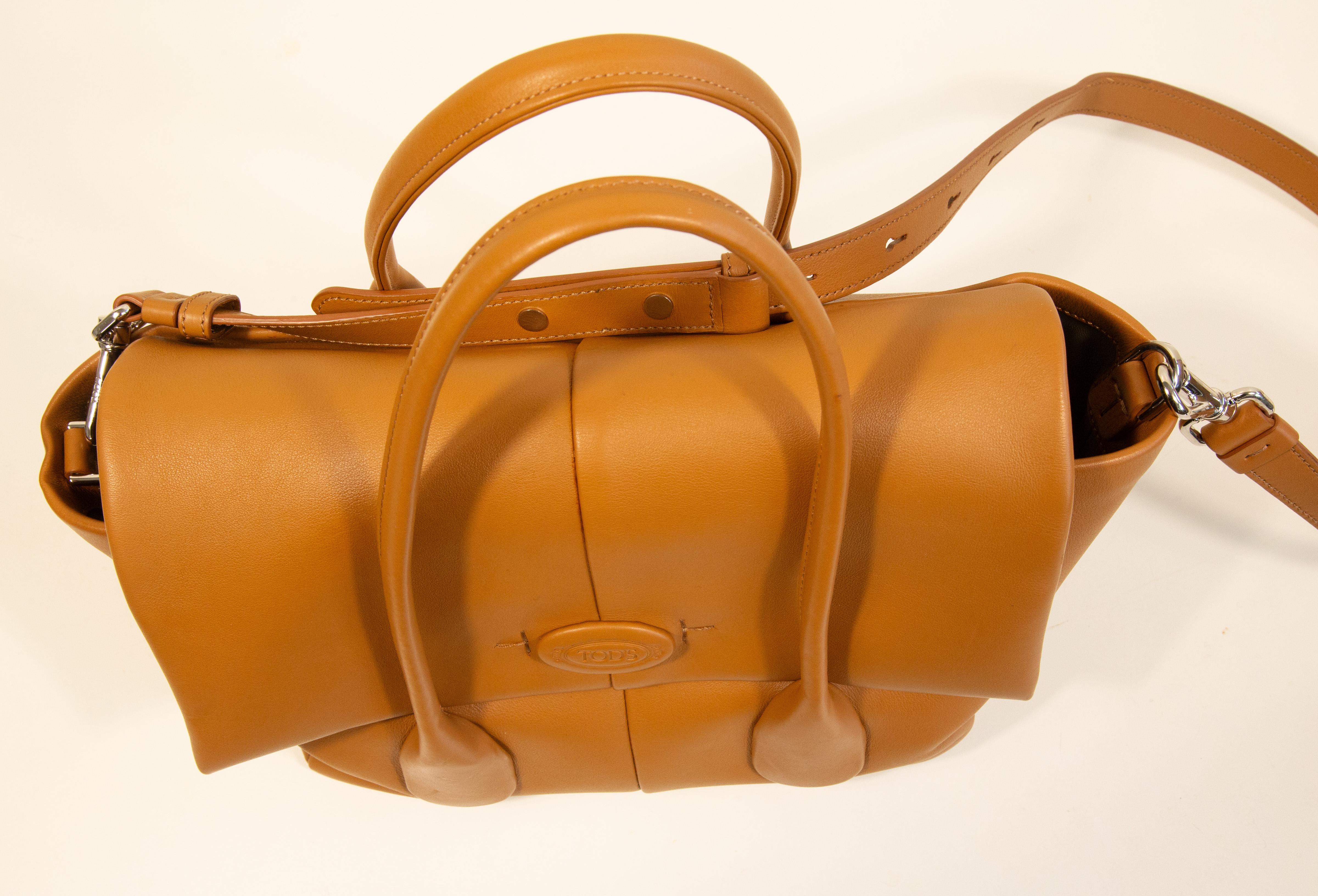 2000s Tod's Di Reverse 2 Way Bag in Brown Leather For Sale 9