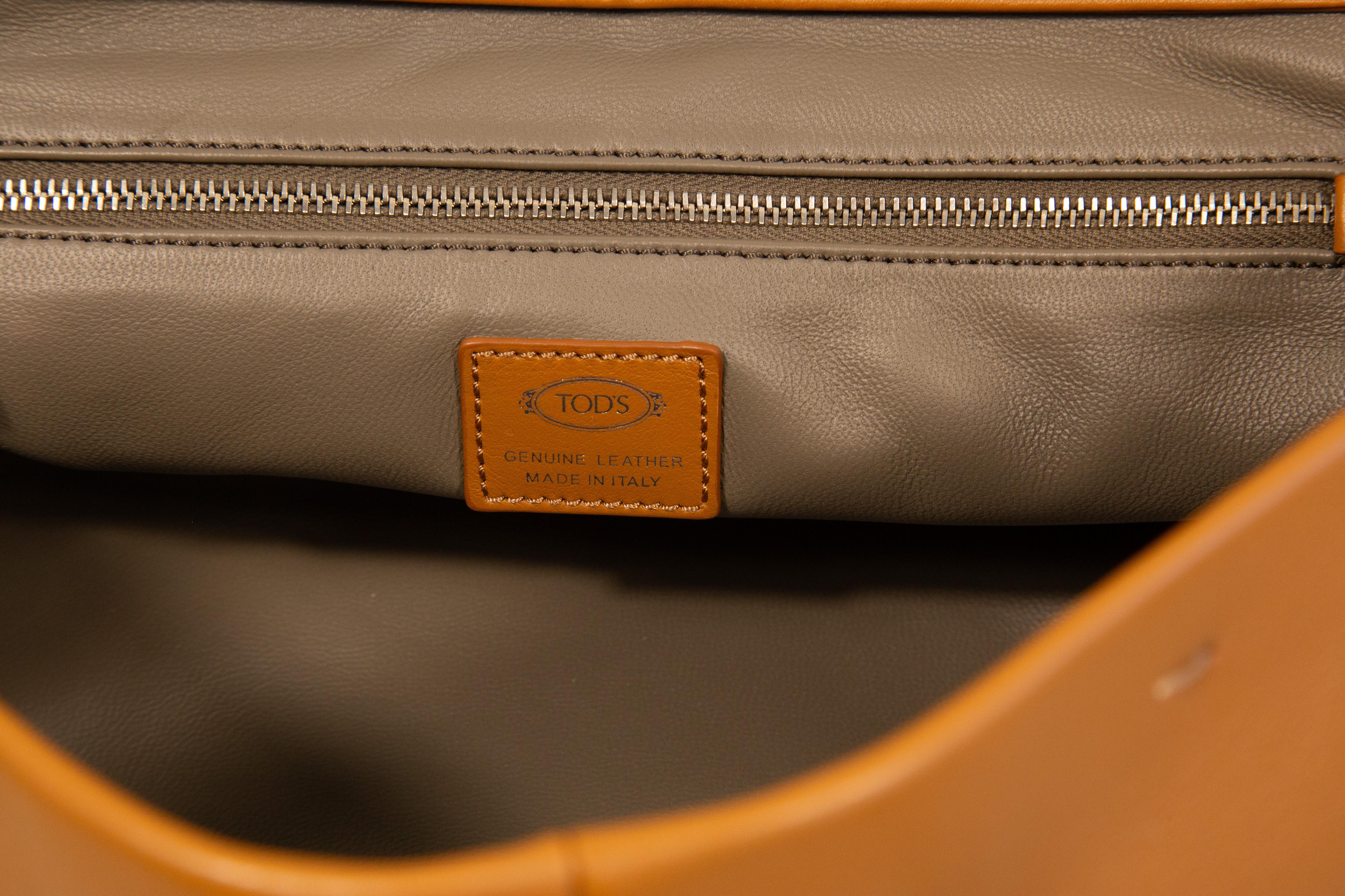 2000s Tod's Di Reverse 2 Way Bag in Brown Leather For Sale 11