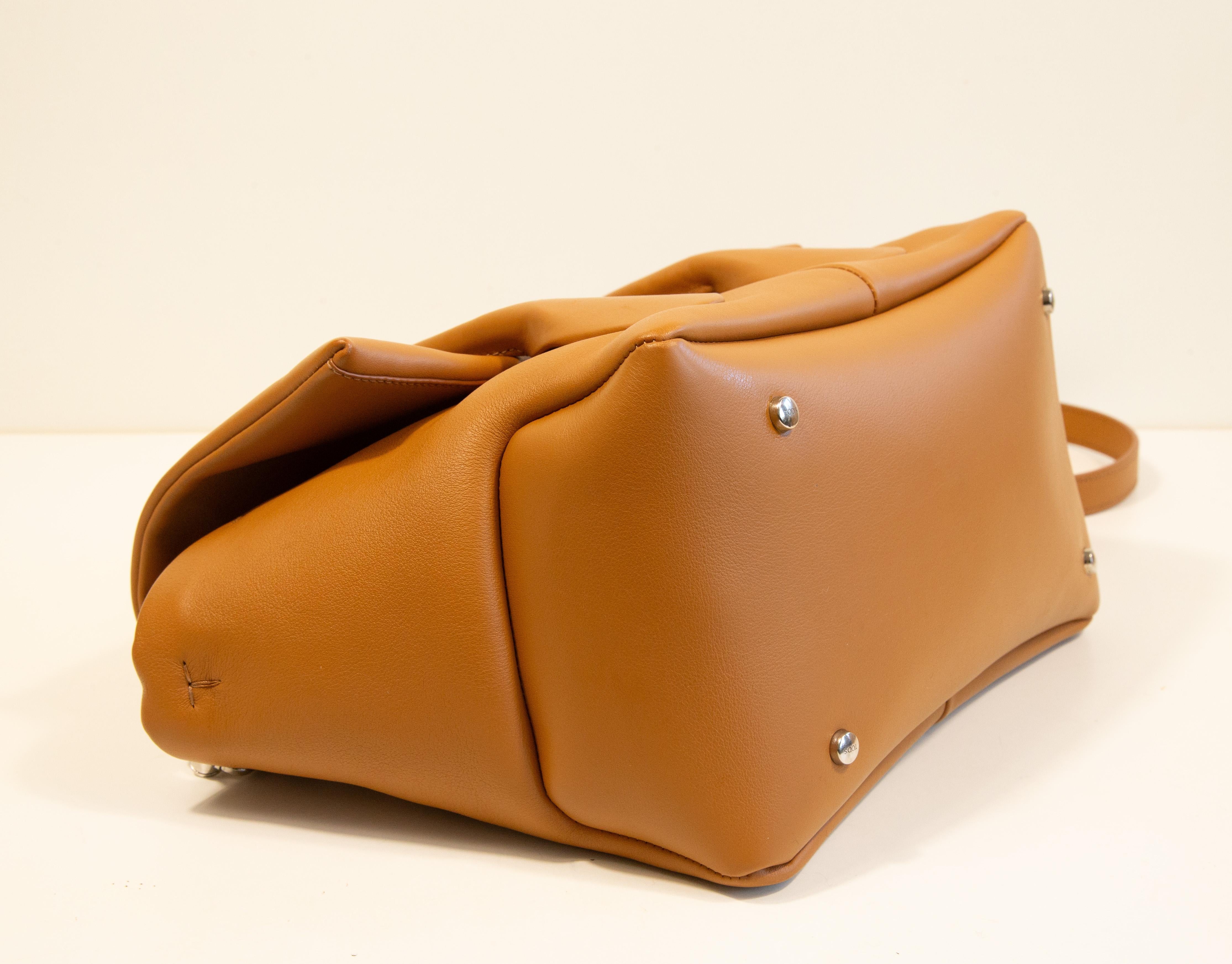 2000s Tod's Di Reverse 2 Way Bag in Brown Leather For Sale 2