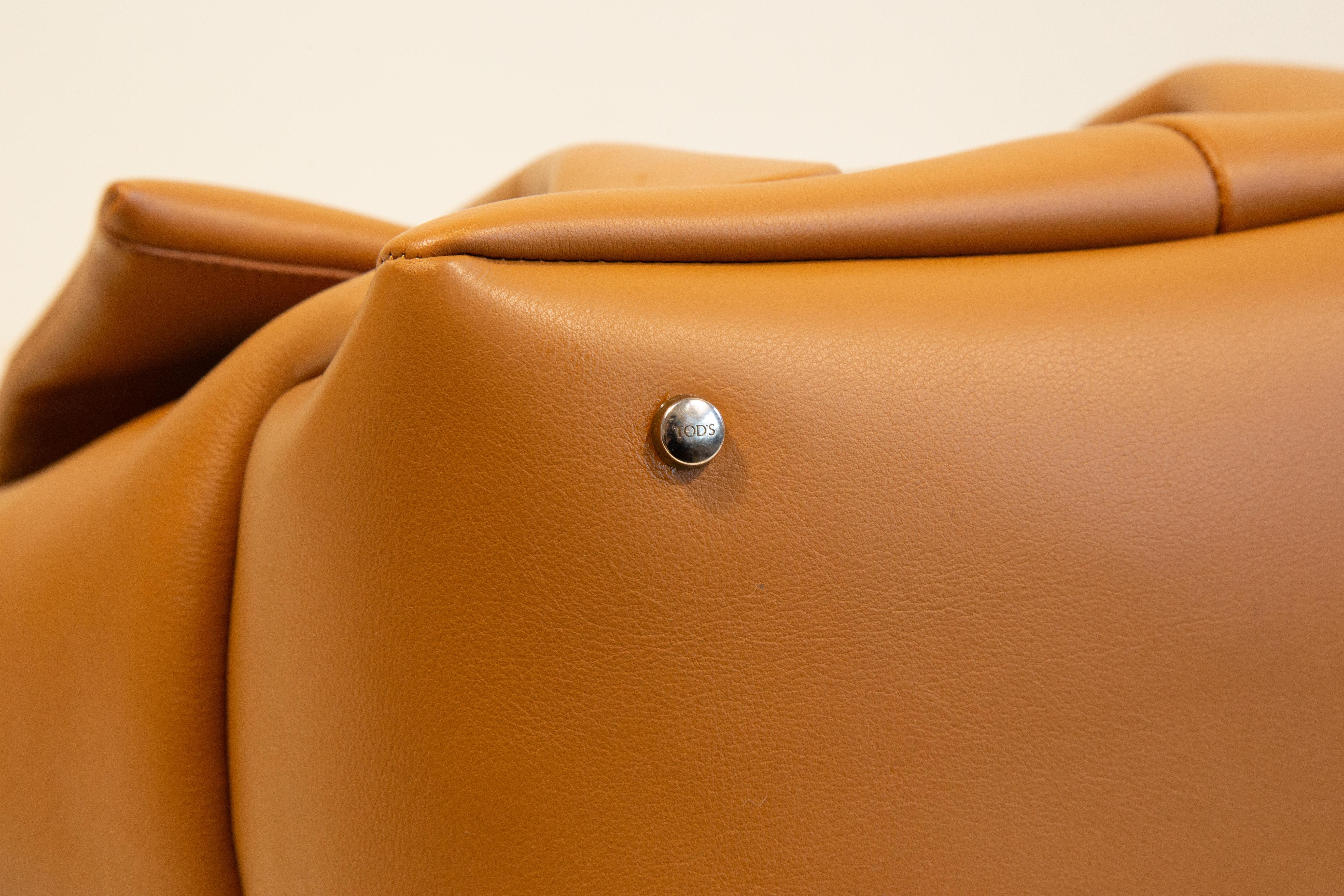 2000s Tod's Di Reverse 2 Way Bag in Brown Leather For Sale 4