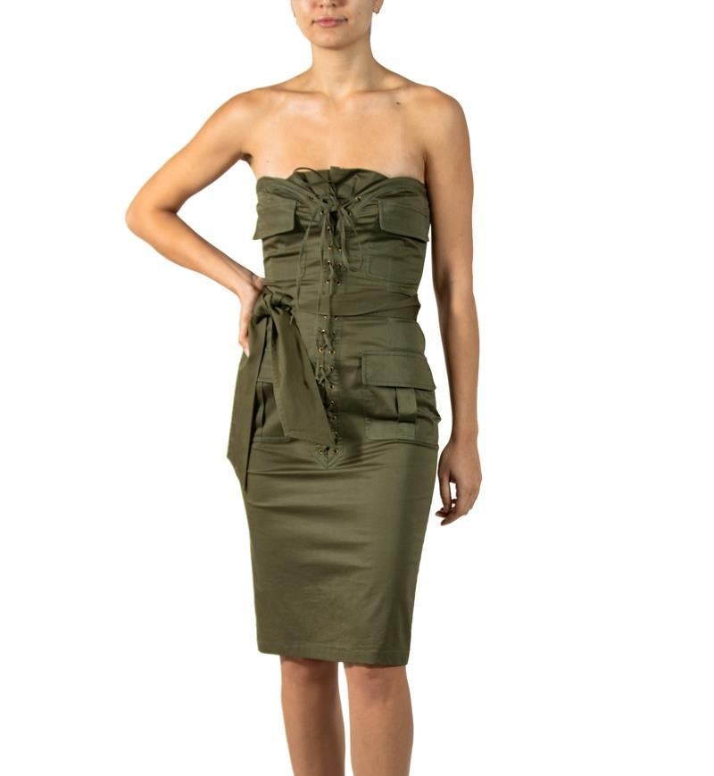 2000er TOM FORD YVES SAINT LAURENT Olivgrünes trägerloses Safari-Kleid aus Baumwolle/Lycra Damen im Angebot