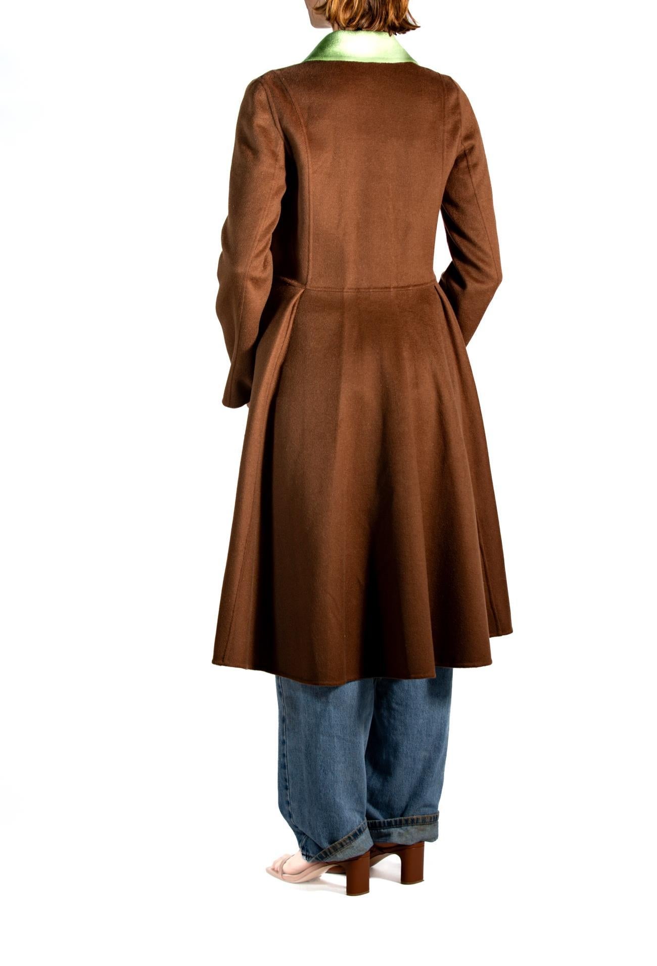 Women's 2000S Tse Dark Chocolate Brown Luscious Double Faced Cashmere Two-Tone Green & For Sale