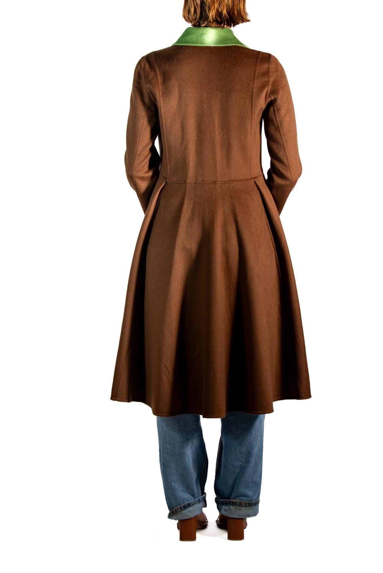 2000S Tse Dark Chocolate Brown Luscious Double Faced Cashmere Two-Tone Green & For Sale 1