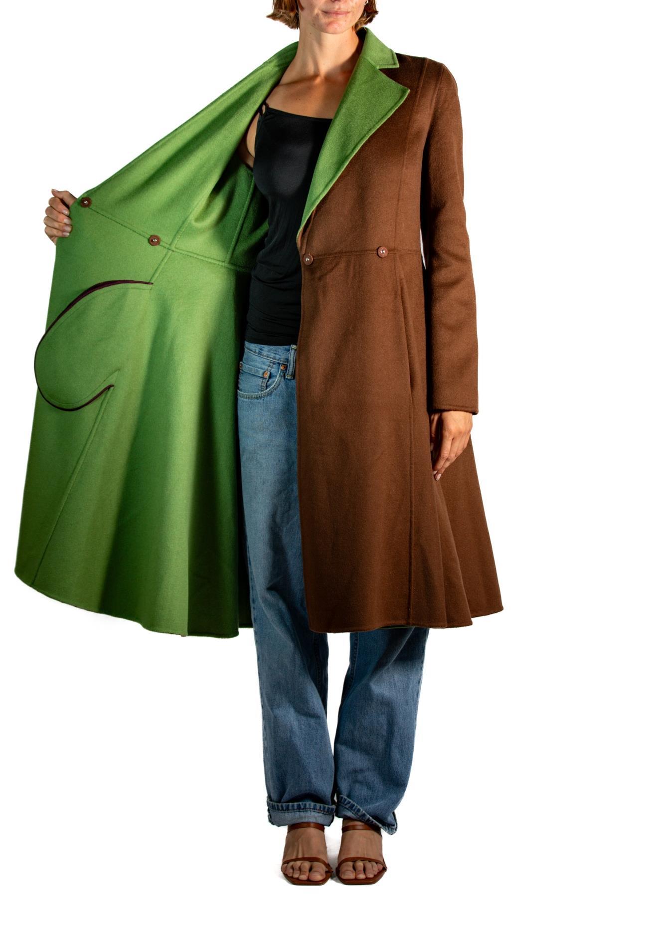 2000S Tse Dark Chocolate Brown Luscious Double Faced Cashmere Two-Tone Green & For Sale 2