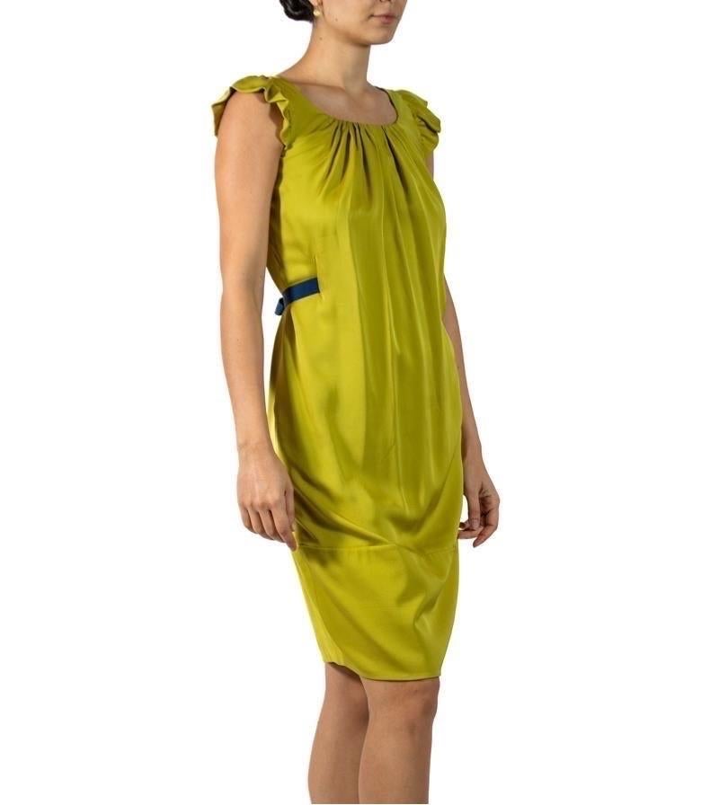 2000S Valentino Green Silk Dress With Navy Blue Waist Belt For Sale 1