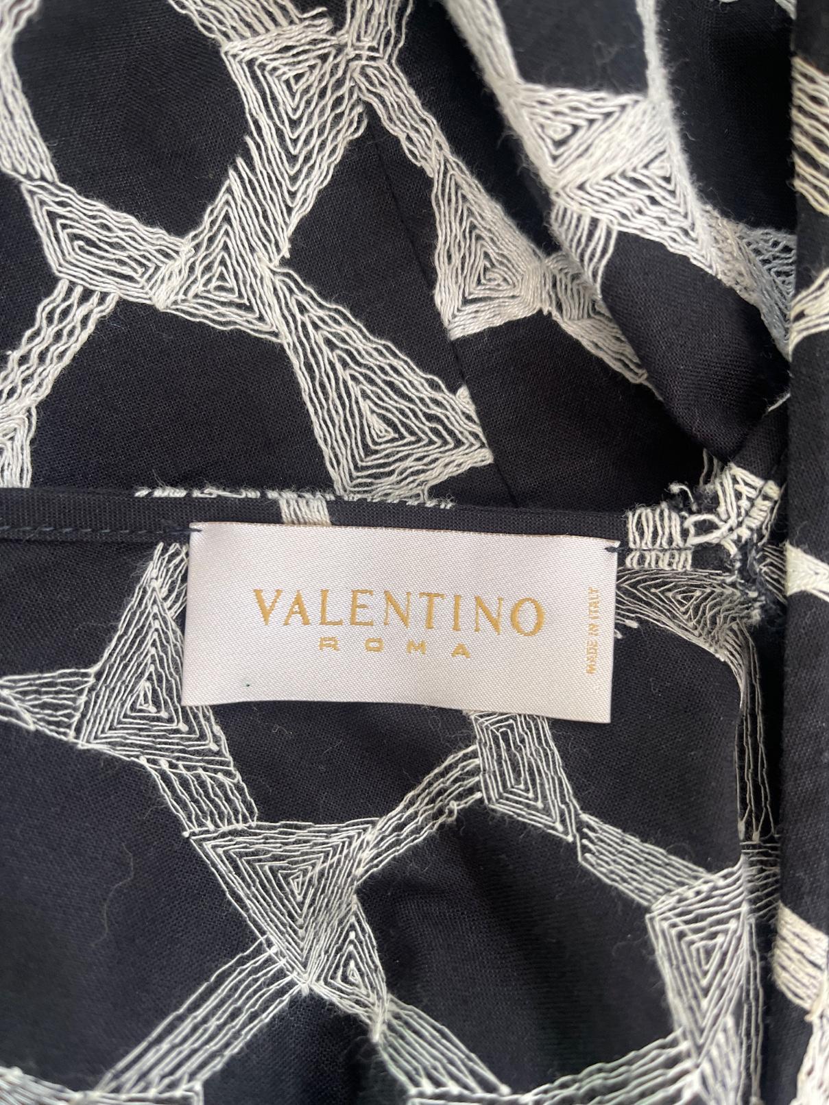 2000s Valentino Vestido Monocromo de Algodón Bordado en Excelente estado para la venta en London, GB