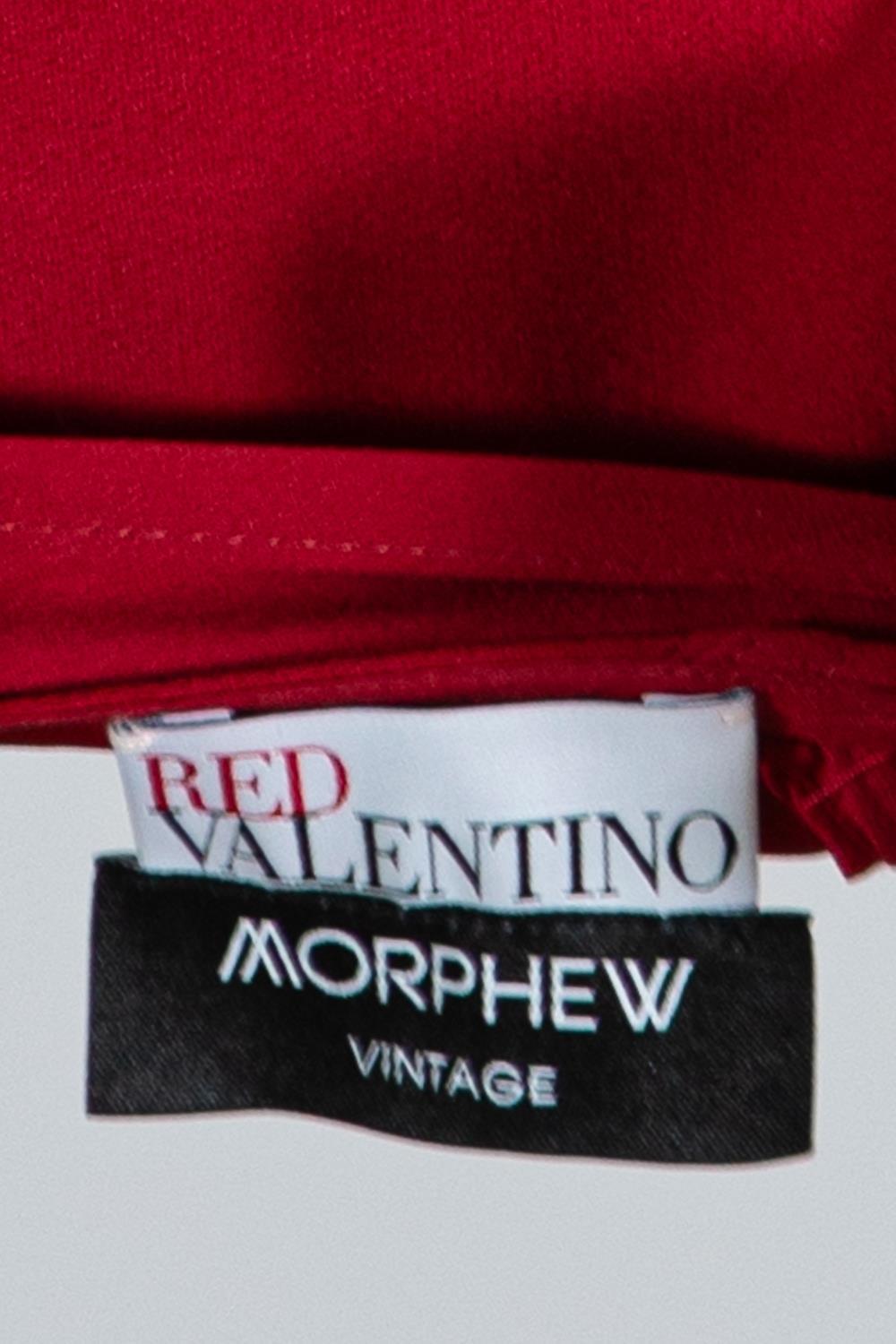VALENTINO, robe sans manches en acétate et poly rouge avec nœud épaulement, années 2000 en vente 5