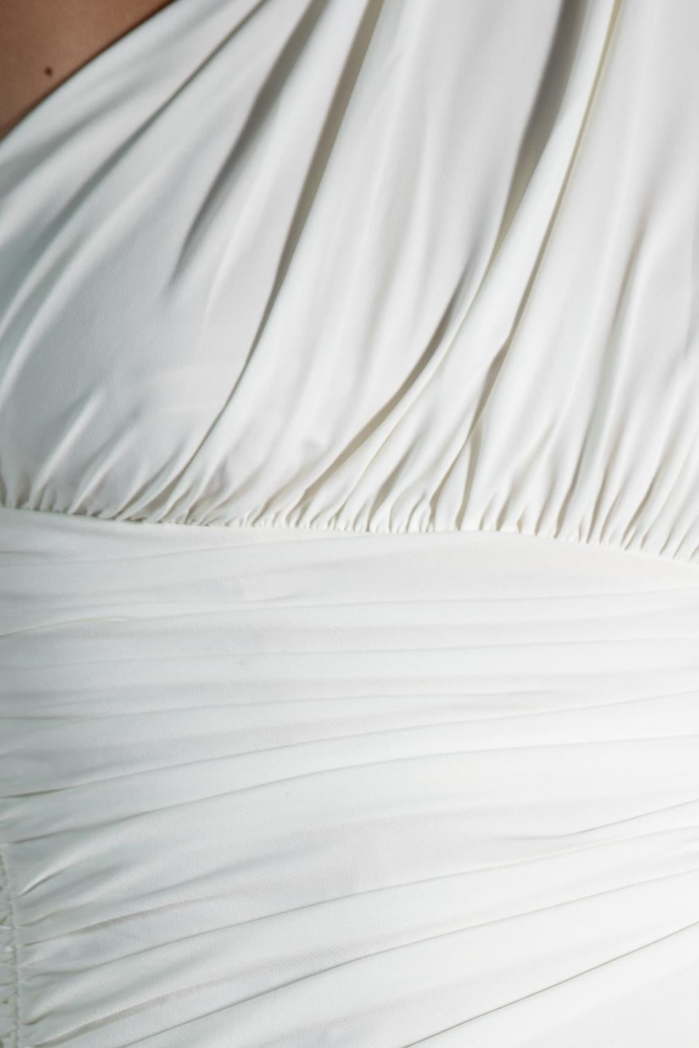 2000S Vera Wang Cream Poly Blend Jersey One Shoulder Goddess Gown For Sale 5