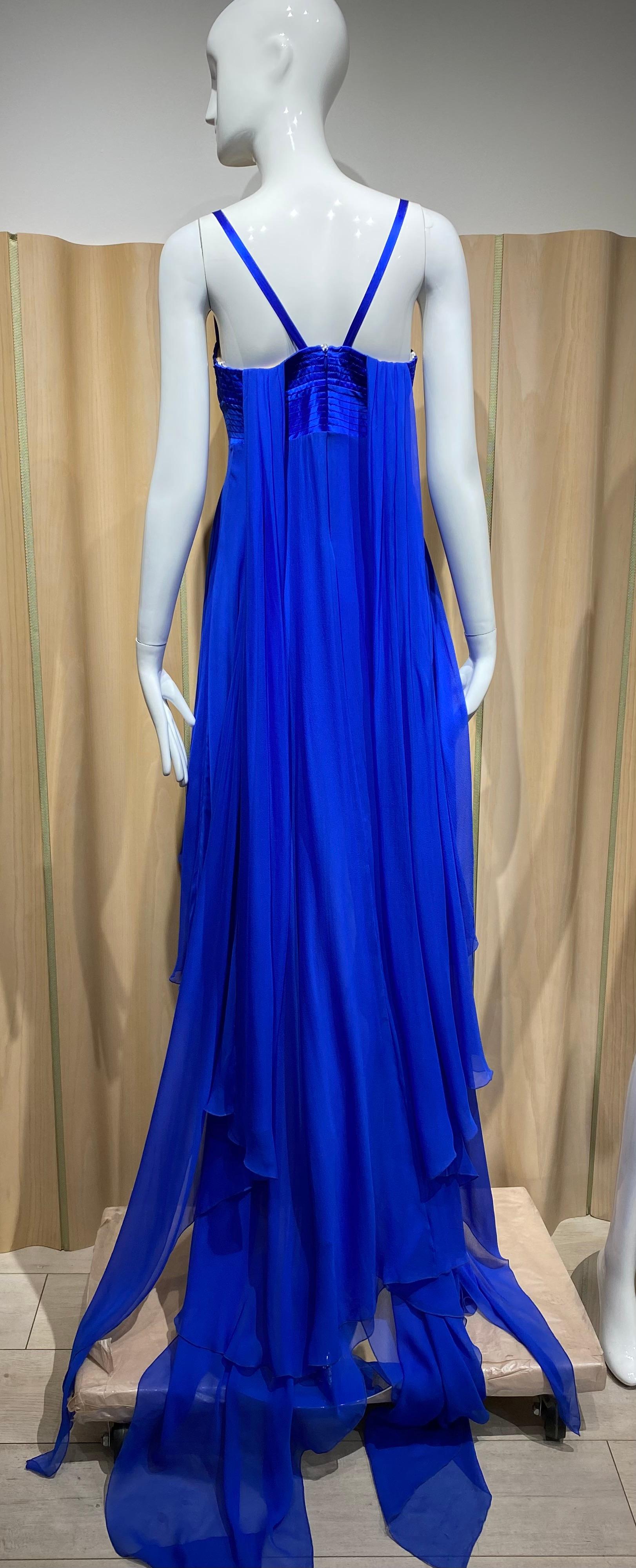 2000s Versace Robe en soie bleue Bon état - En vente à Beverly Hills, CA