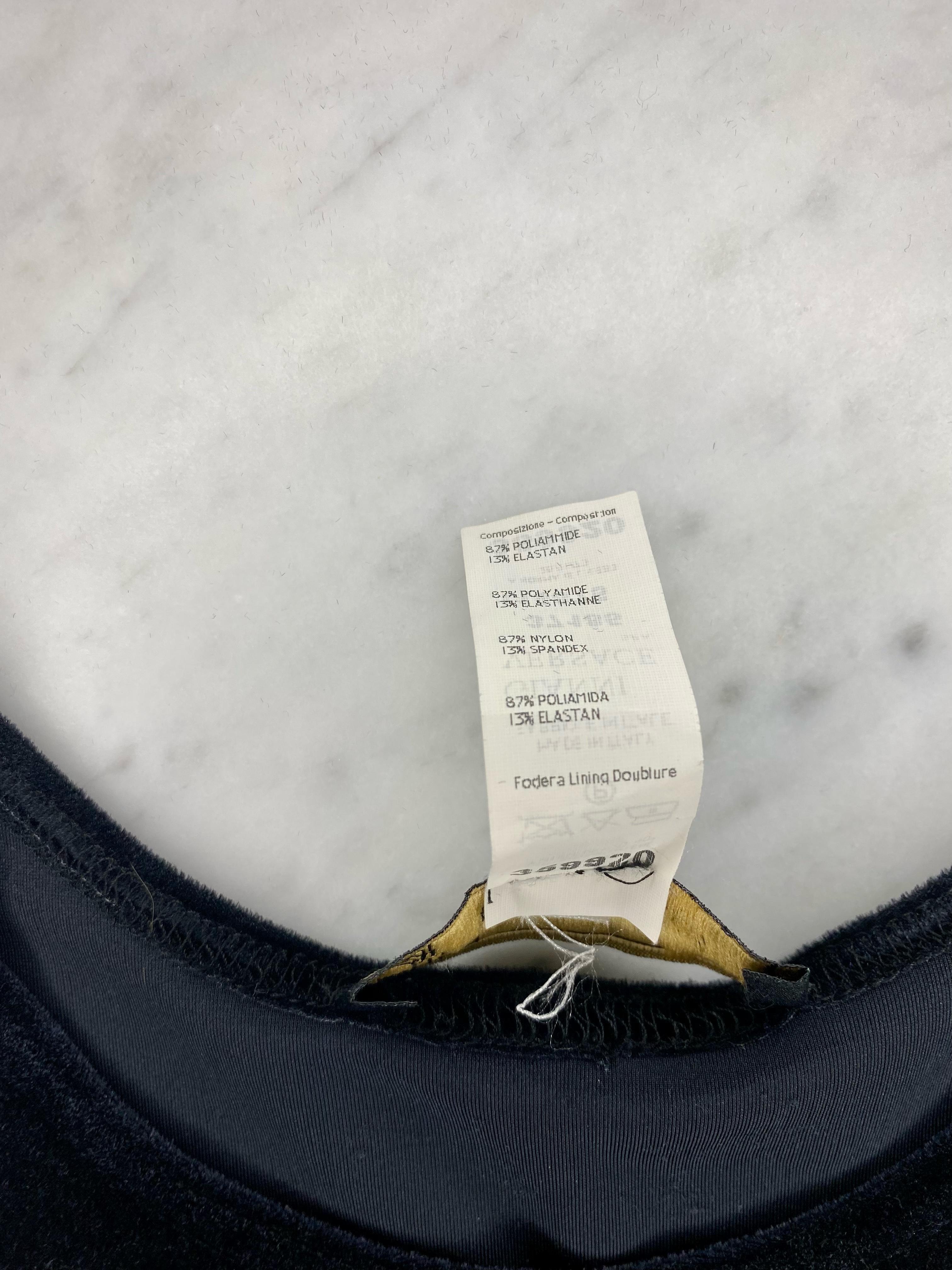 Canotta anni 2000 Versace by Donatella Versace con strass e monogramma in velluto nero elasticizzato in vendita 3