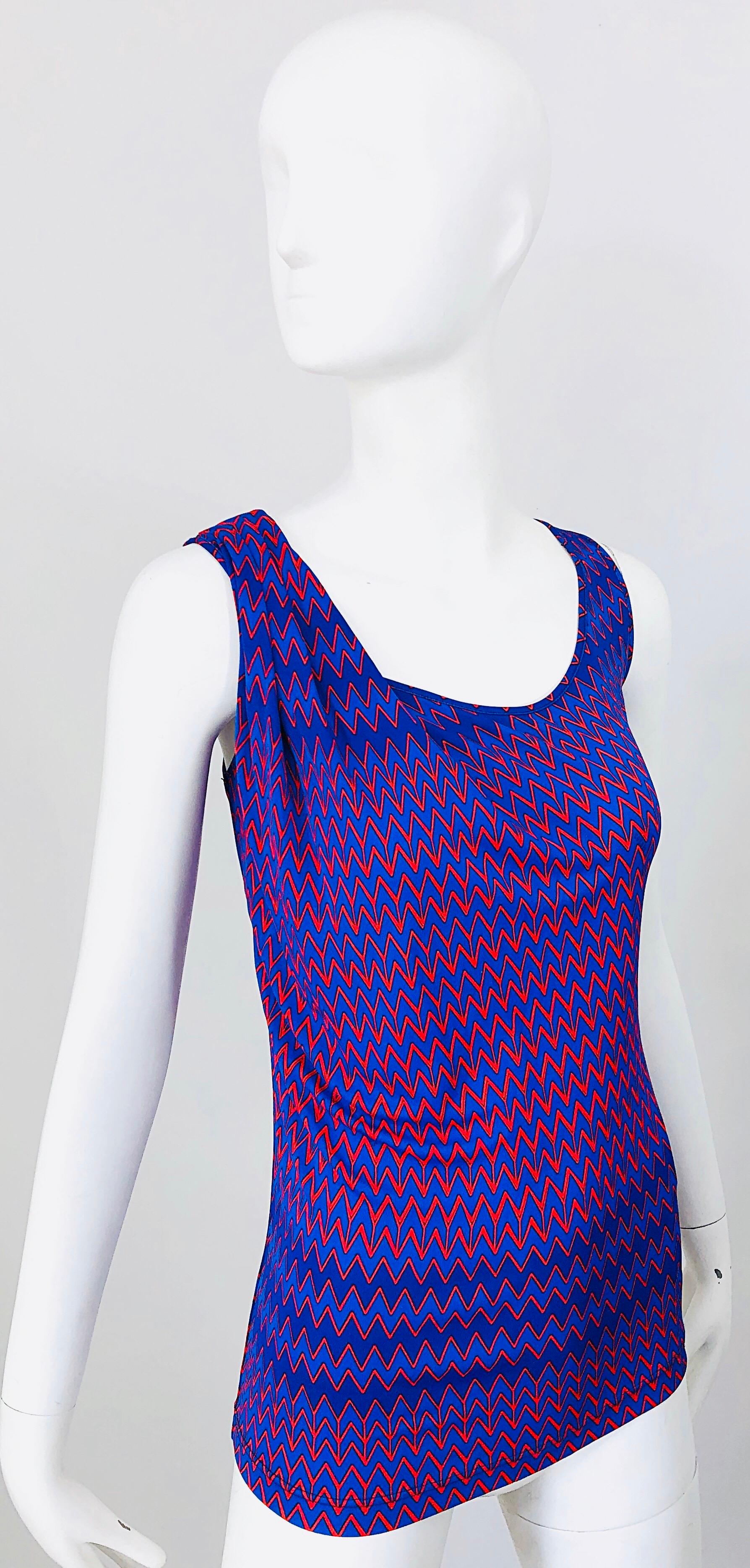 2000s Versace Versus Blue + Red Rayon Jersey Chevron Print Sleeveless Shirt Top For Sale 3