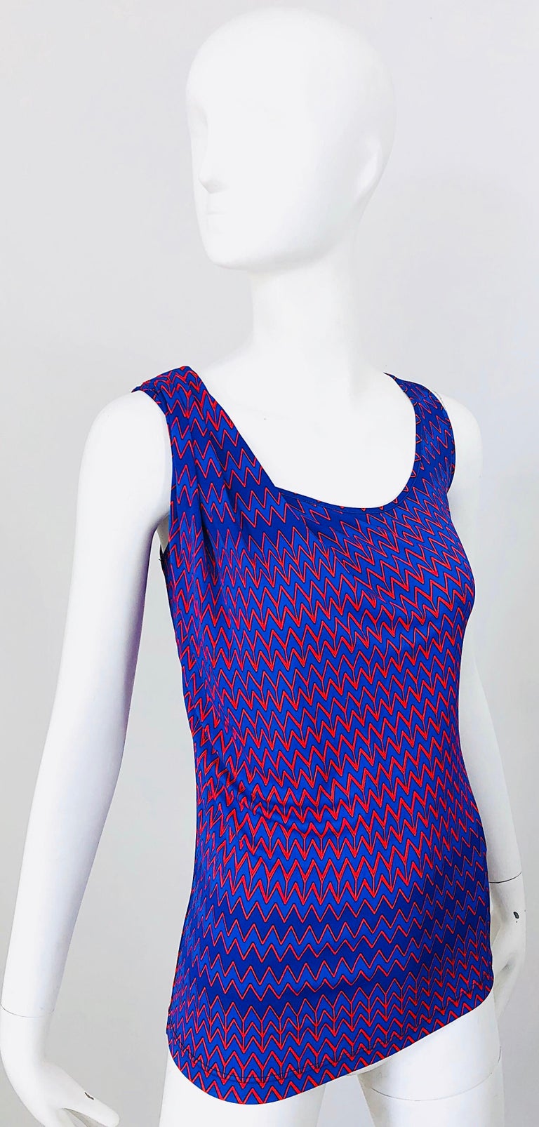 2000s Versace Versus Blue + Red Rayon Jersey Chevron Print Sleeveless Shirt Top For Sale 6