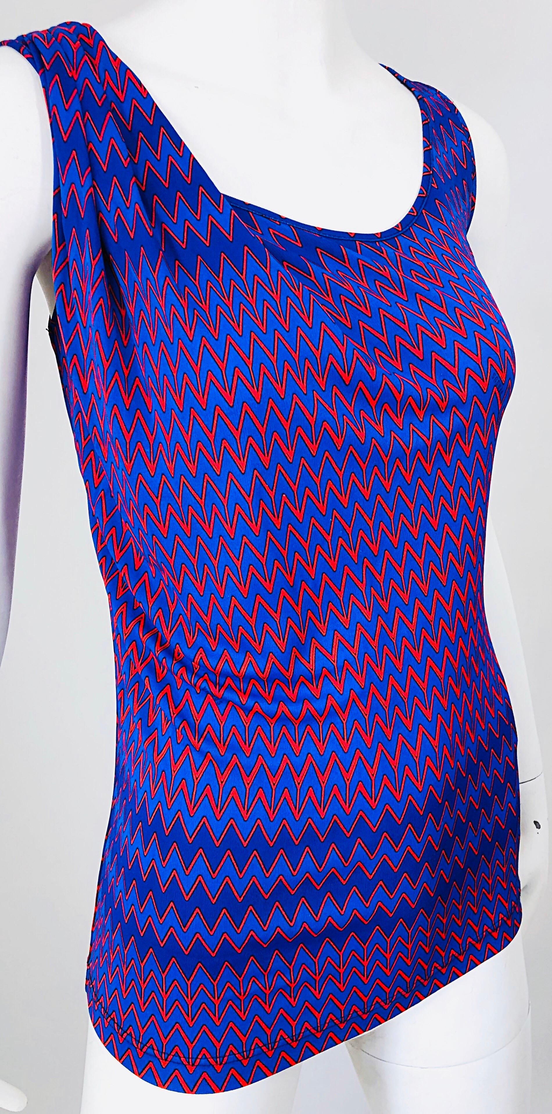 2000s Versace Versus Blue + Red Rayon Jersey Chevron Print Sleeveless Shirt Top For Sale 6
