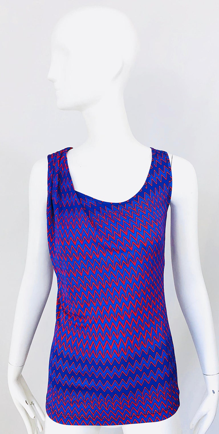 2000s Versace Versus Blue + Red Rayon Jersey Chevron Print Sleeveless Shirt Top For Sale 10